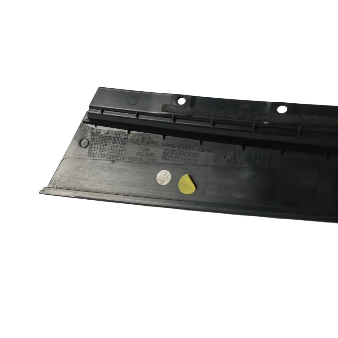 Skoda Superb MK3 Estate Cubierta Pilar C Panel Moldura Puerta Derecha - SKU 3V9839904 - Número de pieza 3V9839904