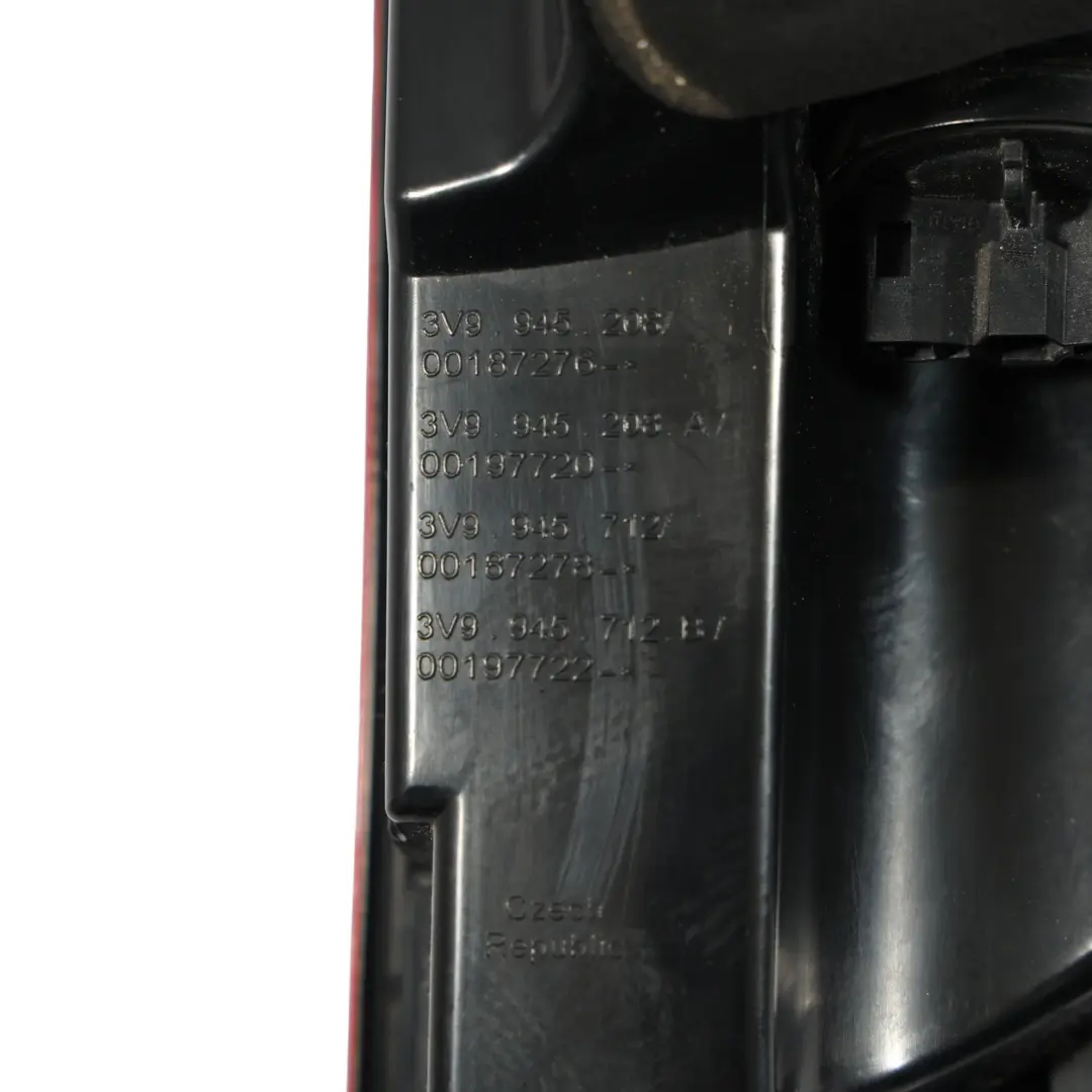 Skoda Superb 3V MK3 Estate Fanale Posteriore Sinistro Destro SET - SKU 3V9945207A - Numero di parte 3V9945207A