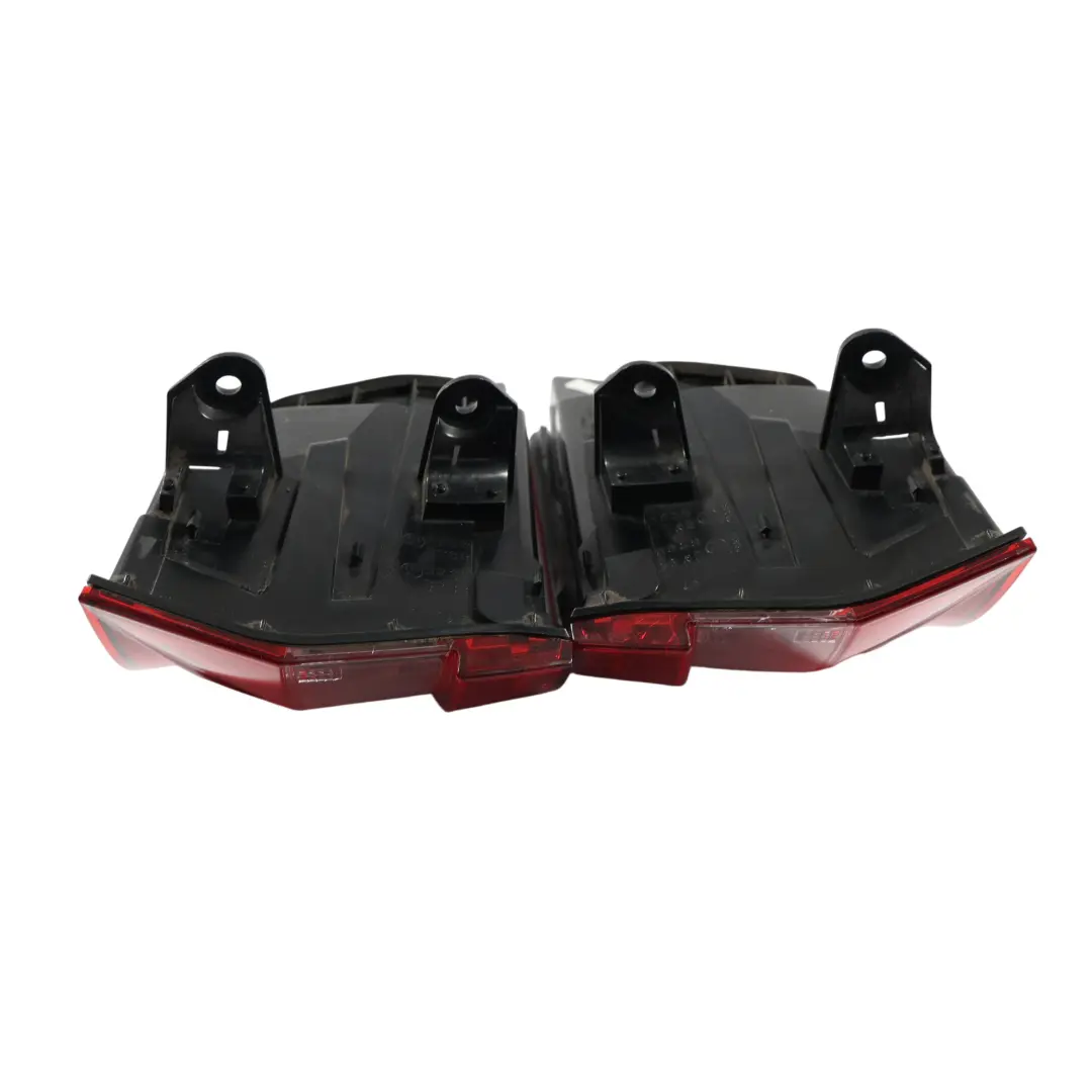 3V MK3 Kombi Heckleuchte Links Rechts SET für Skoda Superb mit Teilenummer 3V9945207A Skoda Superb 3V MK3 Kombi Heckleuchte Links Rechts SET - SKU 3V9945207A - Teilenummer 3V9945207A