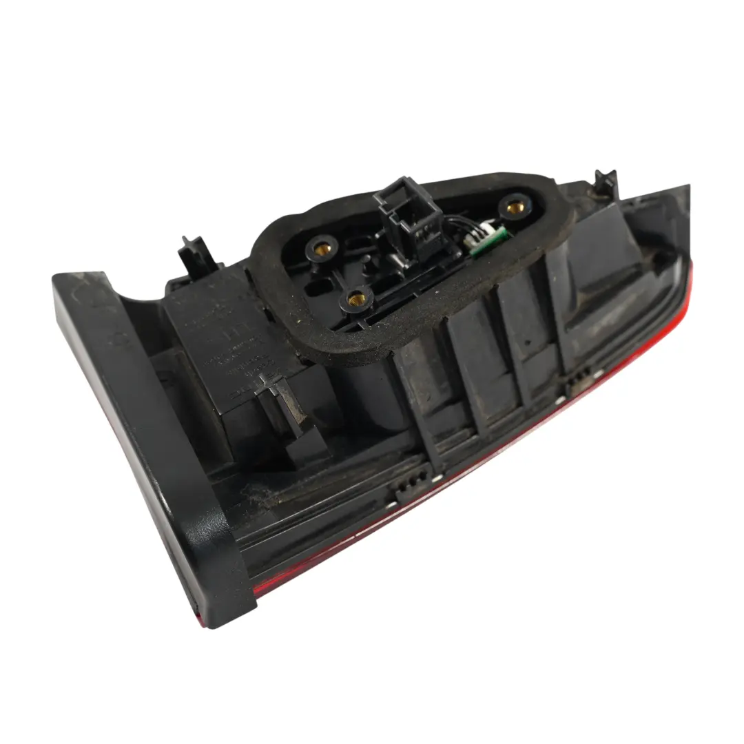 Skoda Superb 3V Feu Arrière LED Lampe Intérieur Gauche - SKU 3V9945307B - Numéro de pièce 3V9945307B