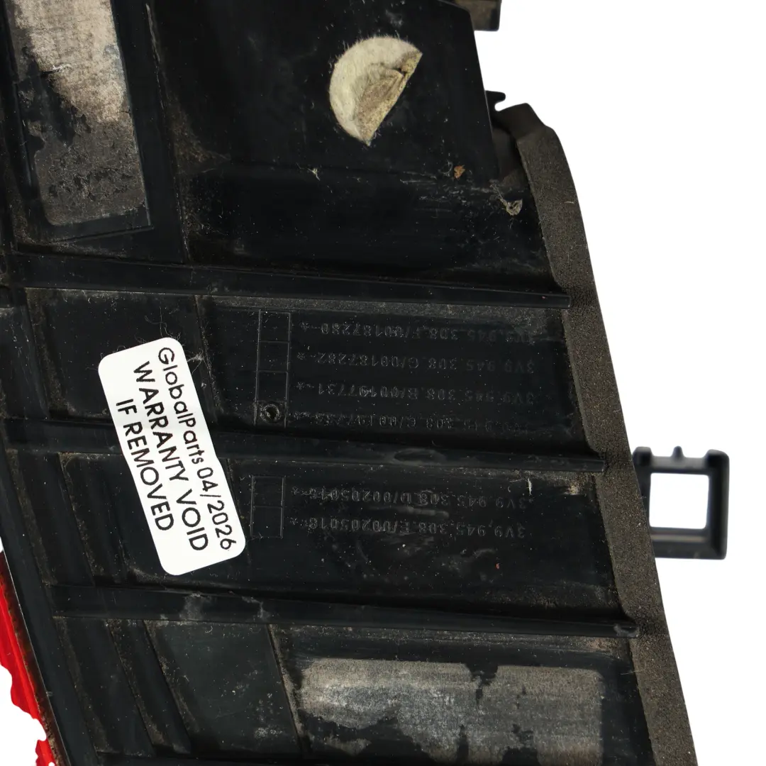 Skoda Superb 3V LED Lampa Tylna Wewnętrzna Prawa - SKU 3V9945308C - Numer Części 3V9945308C