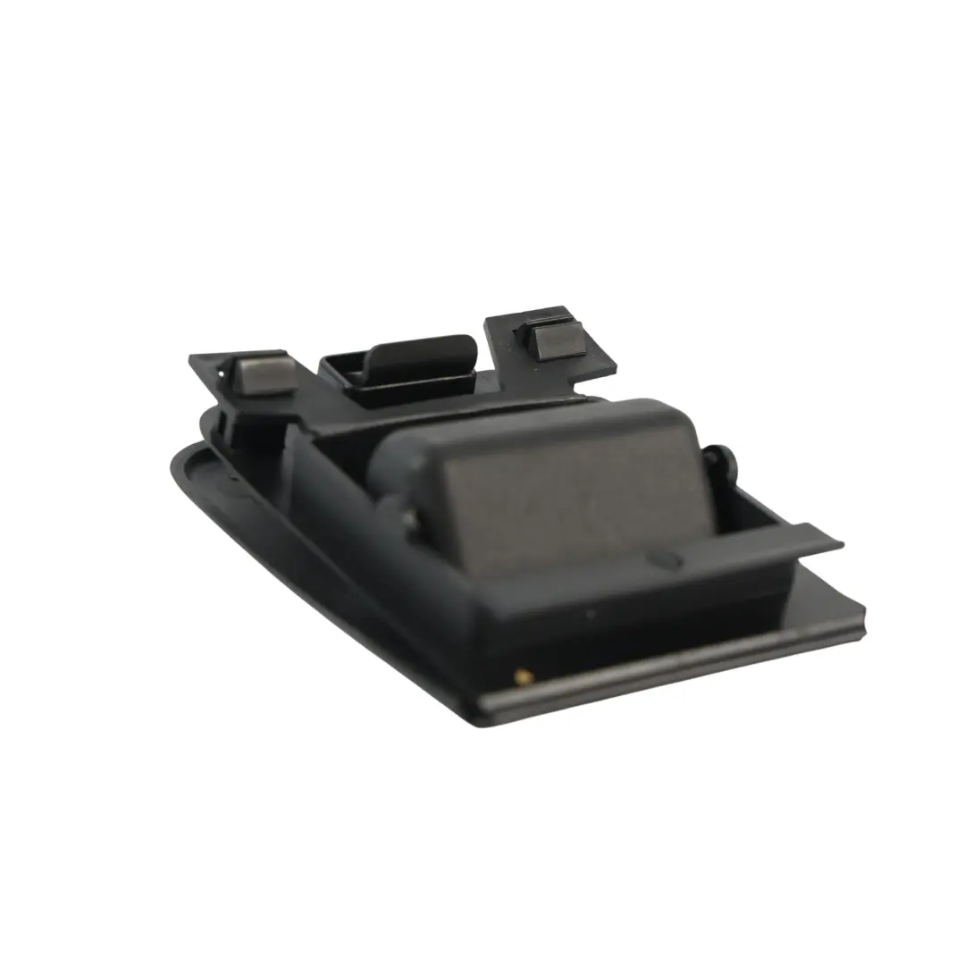 Klamka Dywanika Bagażnika Koła Zapasowego do Volkswagen Eos Cabrio o numerze 4B5863627B Volkswagen Eos Cabrio Klamka Dywanika Bagażnika Koła Zapasowego - SKU 4B5863627B - Numer Części 4B5863627B