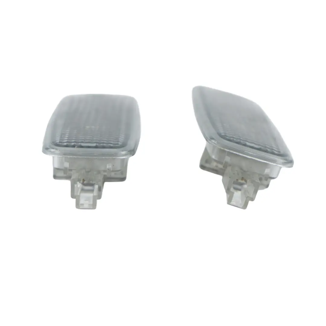 Luce Interna Parasole Sinistra Destra Set Di 2 per Audi TTS 8J con numero di parte 4D0947105A Audi TTS 8J Luce Interna Parasole Sinistra Destra Set Di 2 - SKU 4D0947105A-1 - Numero di parte 4D0947105A