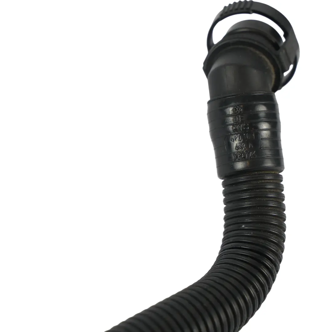 Tubo Respirazione Testata 2.0 TDI Diesel per Audi A6 C6 con numero di parte 4F0103493A Audi A6 C6 Tubo Respirazione Testata 2.0 TDI Diesel - SKU 4F0103493A - Numero di parte 4F0103493A