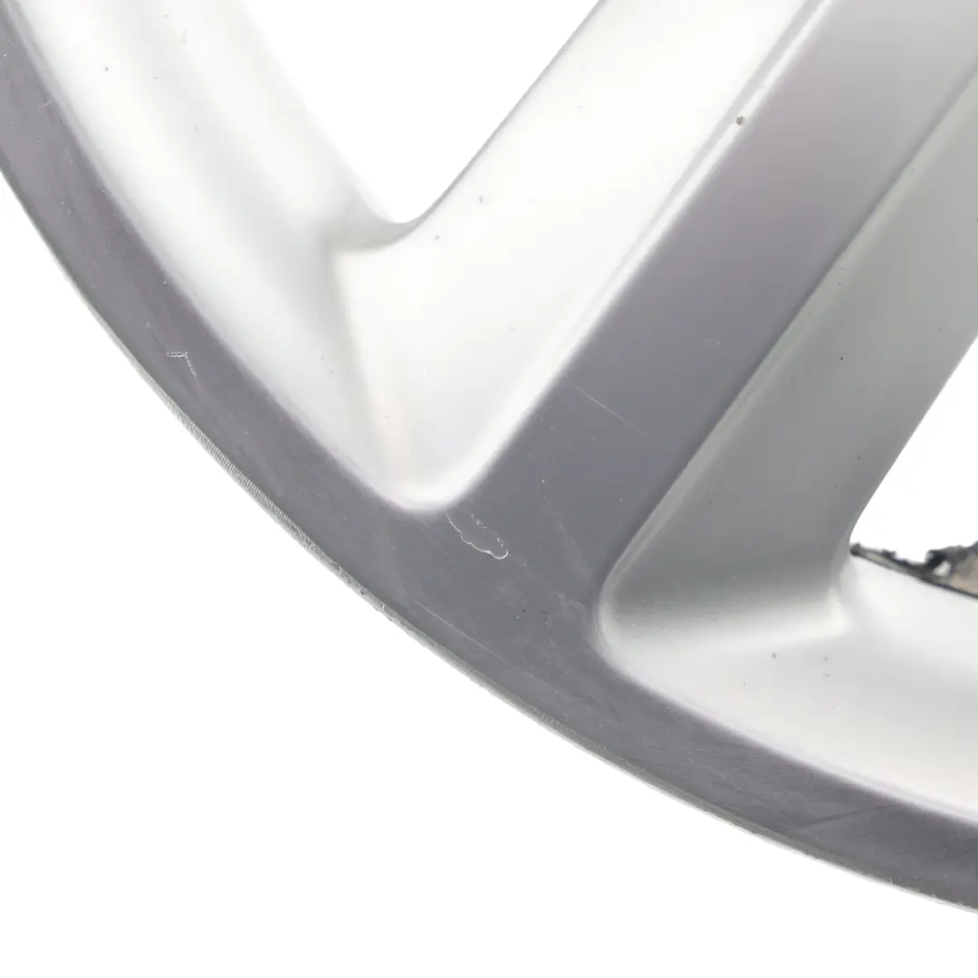 Felga Aluminiowa Srebrna 18" 8J ET43 do Audi A6 C6 o numerze 4F0601025DC Audi A6 C6 Felga Aluminiowa Srebrna 18" 8J ET43 - SKU 4F0601025DC-1 - Numer Części 4F0601025DC