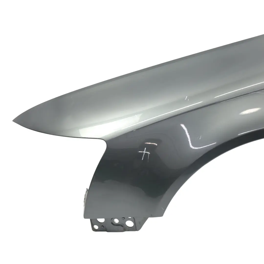 Panel Lateral Delantero Izquierdo Guardabarros Gris Daytona Perla Z7S para Audi A6 C6 con número de pieza 4F0821103F Audi A6 C6 Panel Lateral Delantero Izquierdo Guardabarros Gris Daytona Perla Z7S - SKU 4F0821103F-DGR - Número de pieza 4F0821103F