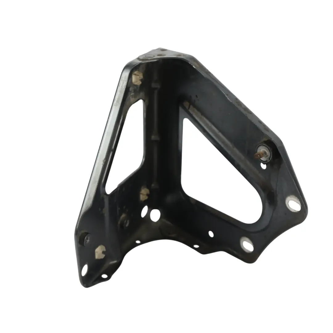 Support Fixation Panneau Aile Avant Gauche Gris Daytona Z7S pour Audi A6 C6 à propos du numéro de pièce 4F0821135B Audi A6 C6 Support Fixation Panneau Aile Avant Gauche Gris Daytona Z7S - SKU 4F0821135B-DGR - Numéro de pièce 4F0821135B