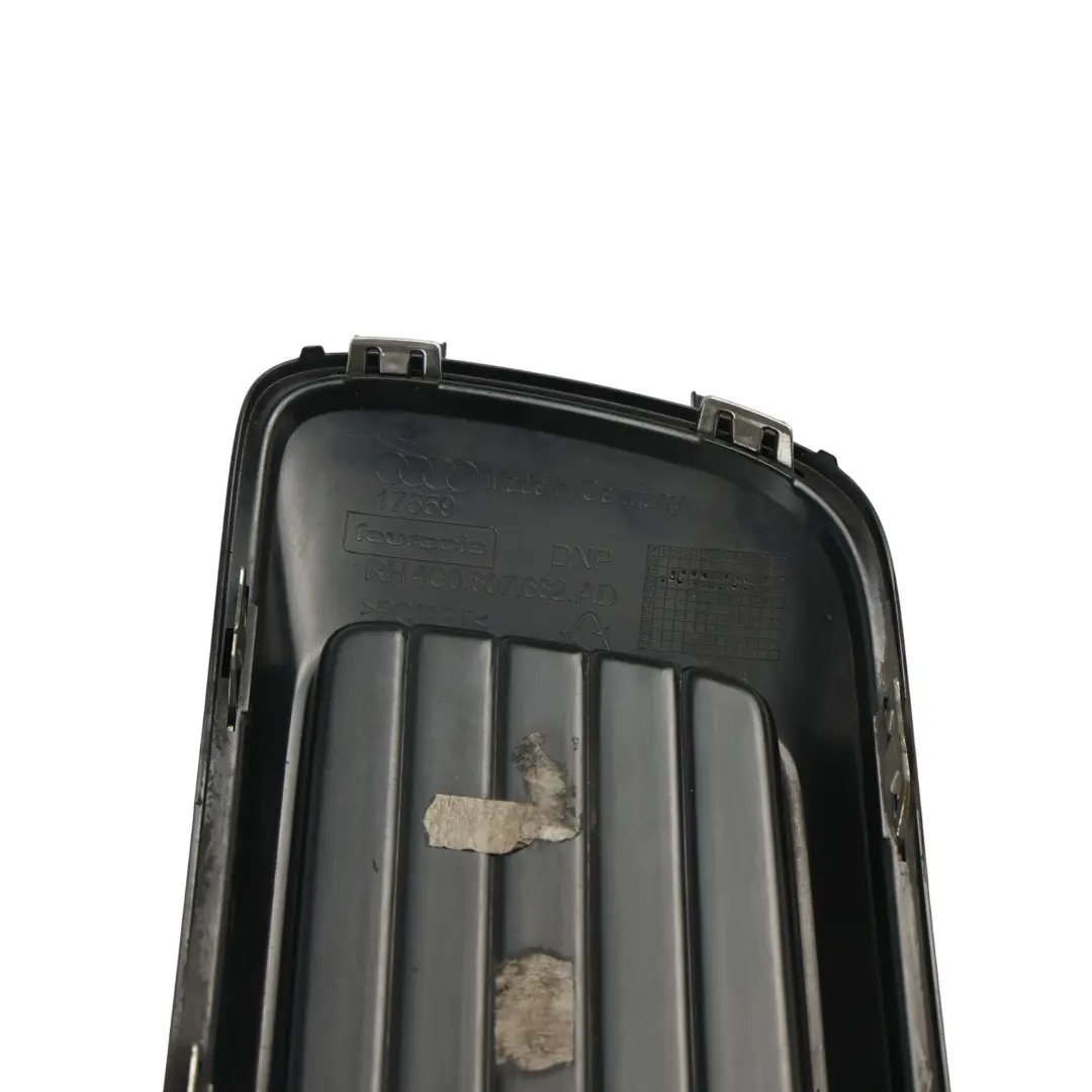 Kratka Atrapa Zderzaka Przedniego Prawy Przód do Audi A6 C7 o numerze 4G0807682AD Audi A6 C7 Kratka Atrapa Zderzaka Przedniego Prawy Przód - SKU 4G0807682AD - Numer Części 4G0807682AD
