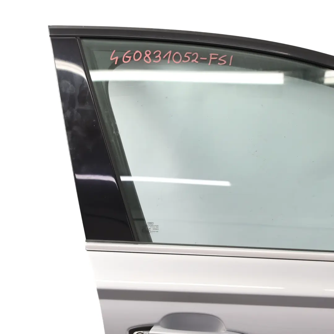 Panneau Recouvrement Porte Avant Droite Film Argent Métallisé Z7G pour Audi A6 C7 4G à propos du numéro de pièce 4G0831052 Audi A6 C7 4G Panneau Recouvrement Porte Avant Droite Film Argent Métallisé Z7G - SKU 4G0831052-FSI - Numéro de pièce 4G0831052