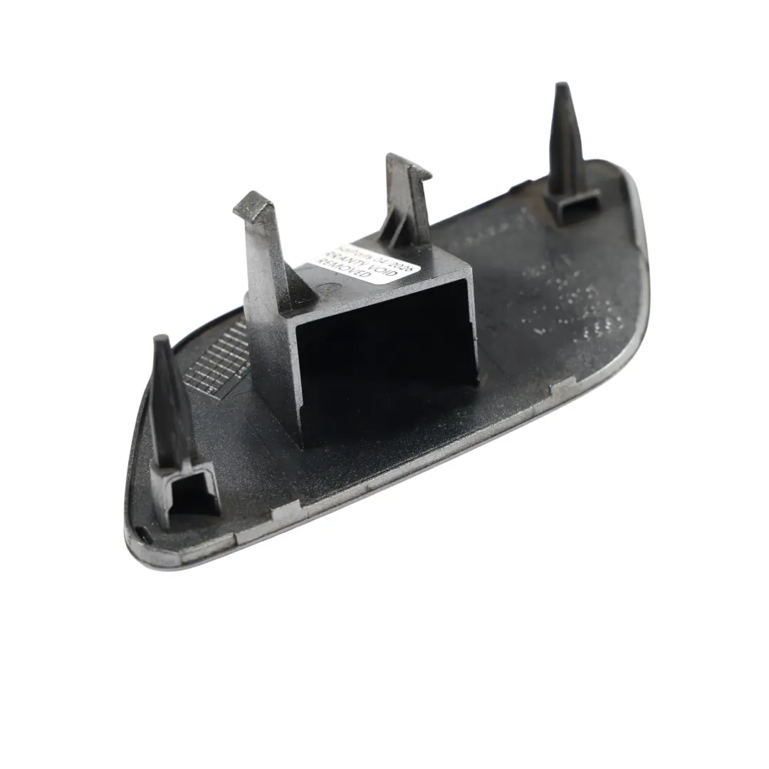 Zaślepka Spryskiwacza Reflektora Przód Prawa Srebrna do Audi A6 C7 o numerze 4G0955276G Audi A6 C7 Zaślepka Spryskiwacza Reflektora Przód Prawa Srebrna - SKU 4G0955276G-FSI - Numer Części 4G0955276G