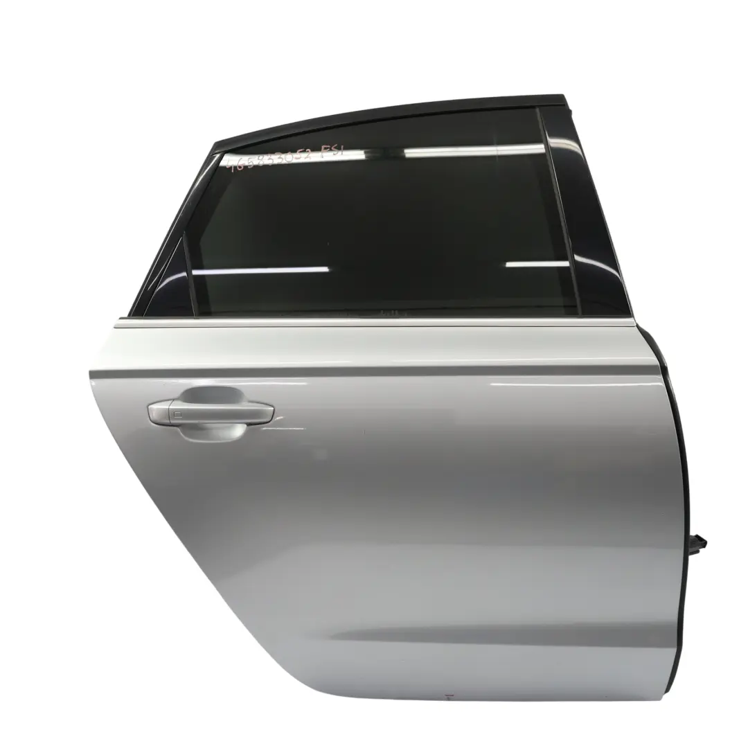 Drzwi Tylne Prawe Srebrne do Audi A6 C7 o numerze 4G5833052 Audi A6 C7 Drzwi Tylne Prawe Srebrne - SKU 4G5833052-FSI - Numer Części 4G5833052