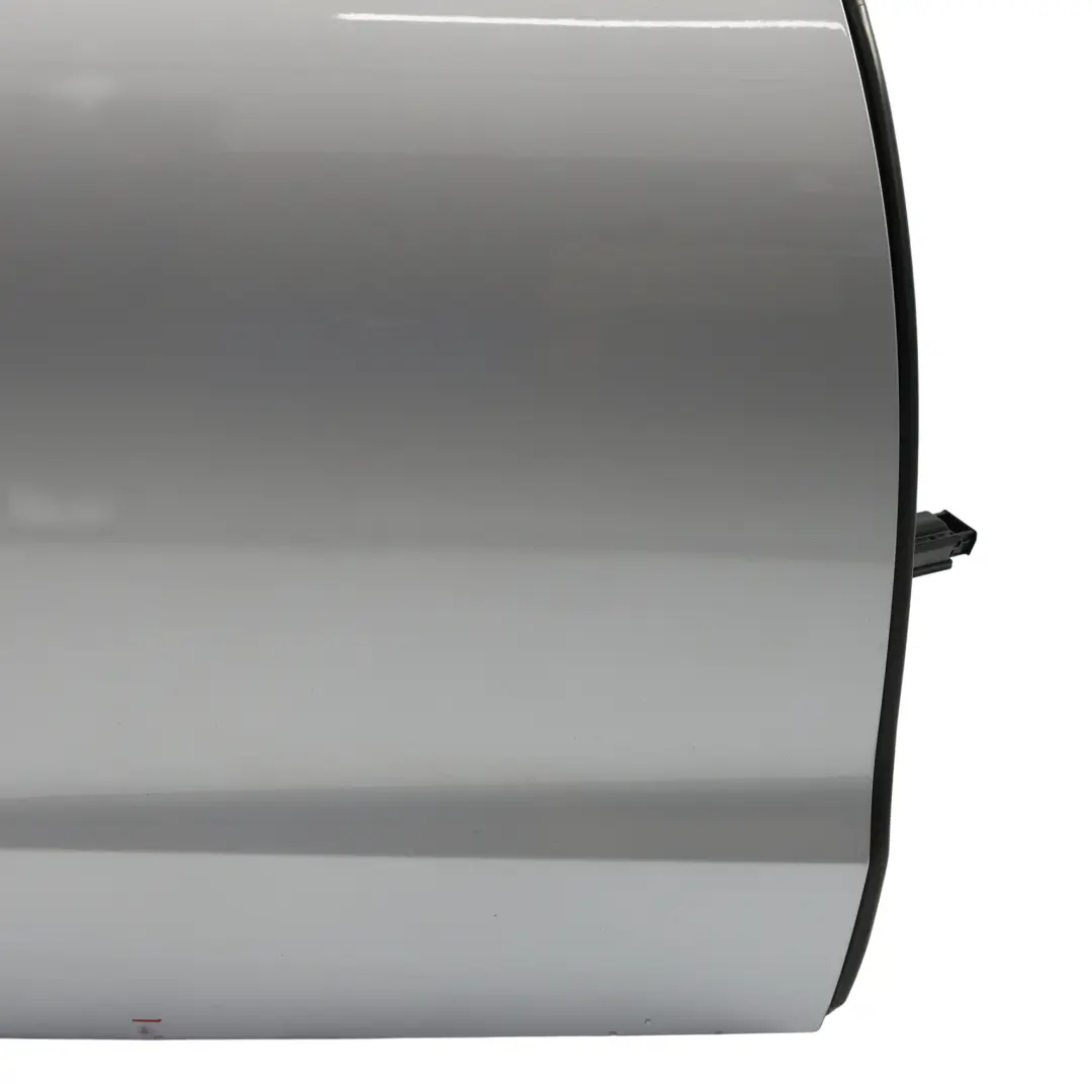 Panel Cobertura Puerta Trasera Derecha Plata Metalico Z7G para Audi A6 C7 con número de pieza 4G5833052 Audi A6 C7 Panel Cobertura Puerta Trasera Derecha Plata Metalico Z7G - SKU 4G5833052-FSI - Número de pieza 4G5833052