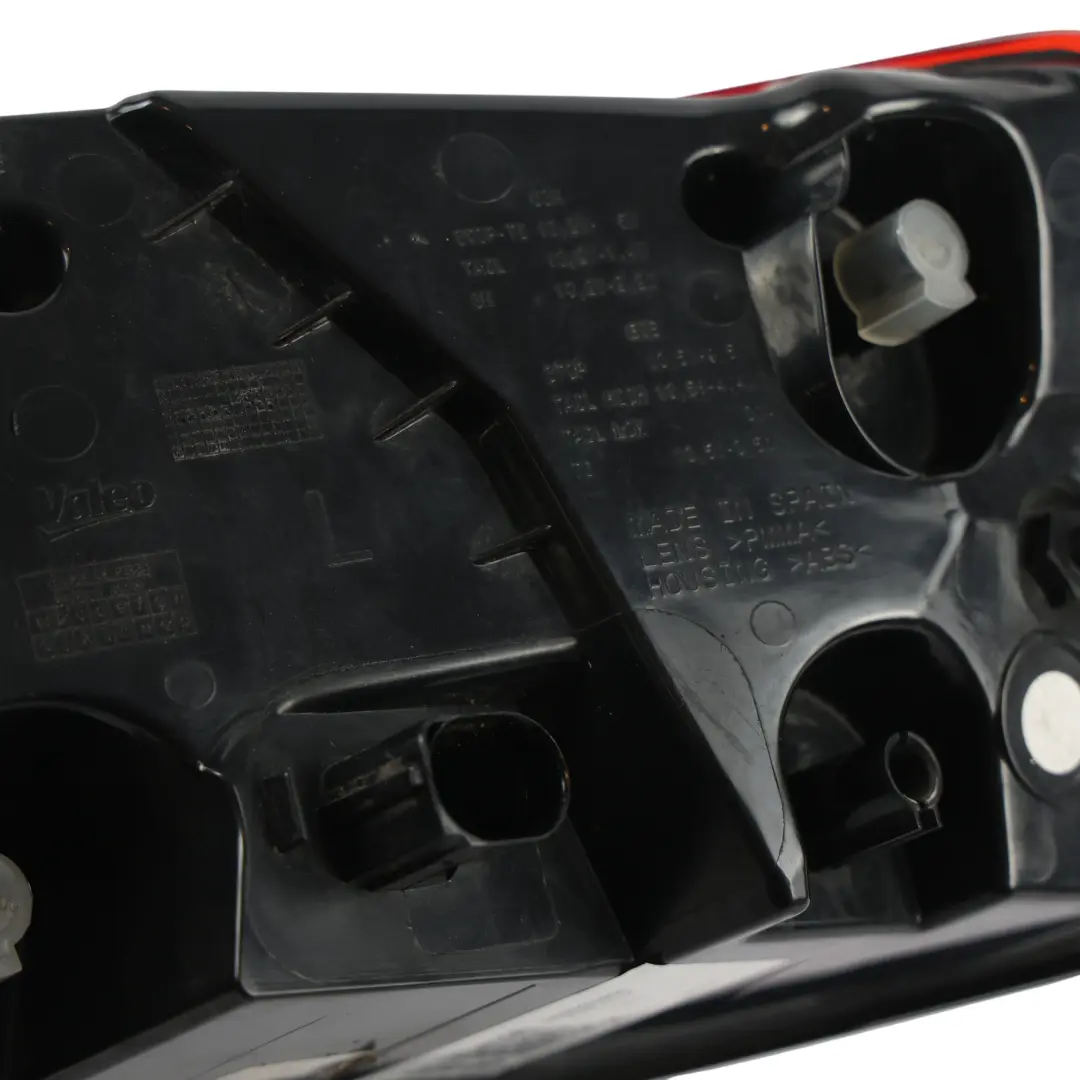 Lampa LED Tylna Lewy Tył W Błotnik do Audi A6 C7 o numerze 4G5945095C Audi A6 C7 Lampa LED Tylna Lewy Tył W Błotnik - SKU 4G5945095C - Numer Części 4G5945095C