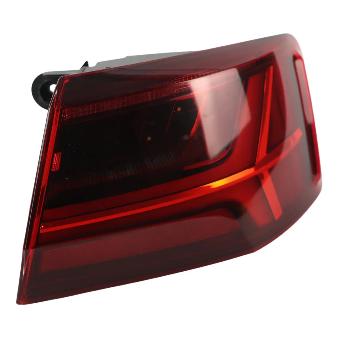 Lampa Tylna LED W Błotnik Prawy Tył do Audi A6 C7 o numerze 4G5945096C Audi A6 C7 Lampa Tylna LED W Błotnik Prawy Tył - SKU 4G5945096C - Numer Części 4G5945096C