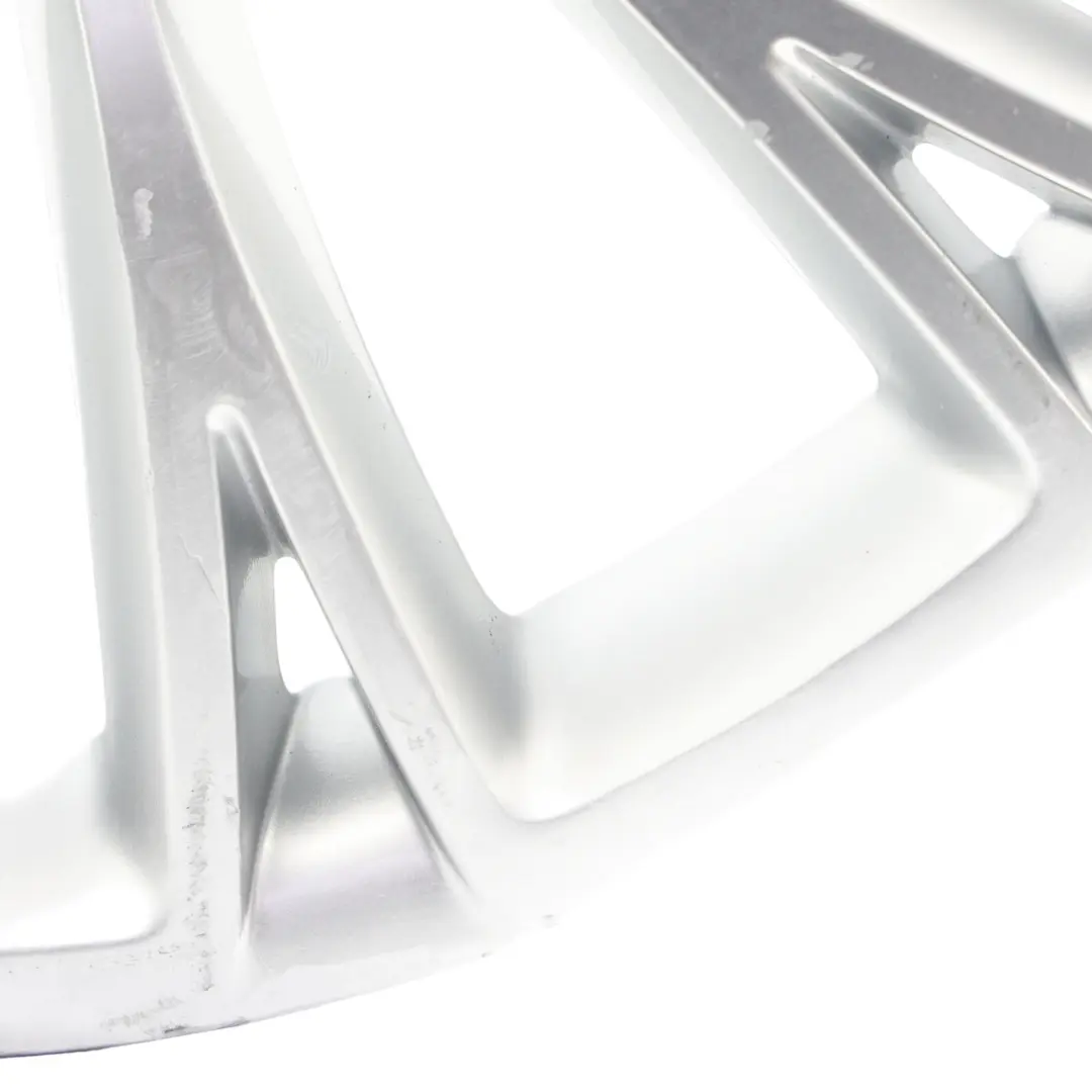 Felga Srebrna Aluminiowa Alu 19" 9J ET:33 do Audi A7 4G A8 D4 o numerze 4H0601025BG Audi A7 4G A8 D4 Felga Srebrna Aluminiowa Alu 19" 9J ET:33 - SKU 4H0601025BG-2 - Numer Części 4H0601025BG