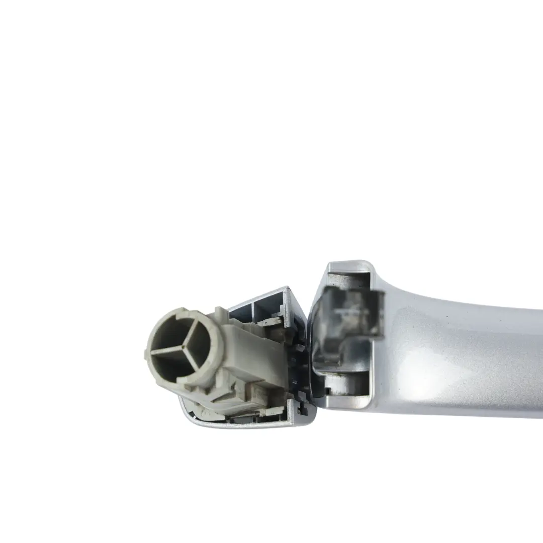 Manija Puerta Exterior Trasera Izquierda Plata Z7G para Audi A6 C7 con número de pieza 4H0837205 Audi A6 C7 Manija Puerta Exterior Trasera Izquierda Plata Z7G - SKU 4H0837205-FSI - Número de pieza 4H0837205
