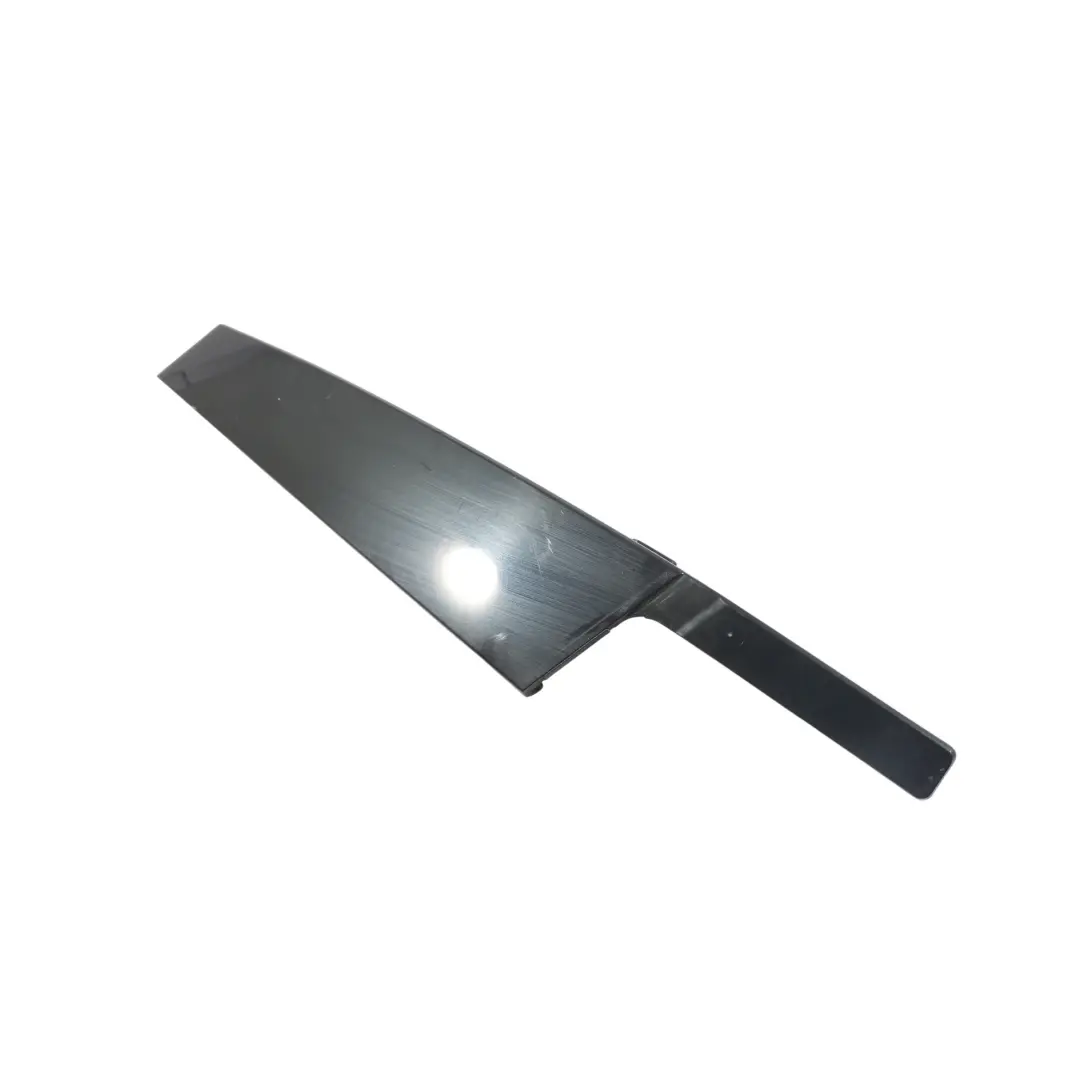 Nakładka Słupka B Drzwi Pionowa Prawy Przód do Audi A6 C8 o numerze 4K0837902 Audi A6 C8 Nakładka Słupka B Drzwi Pionowa Prawy Przód - SKU 4K0837902 - Numer Części 4K0837902