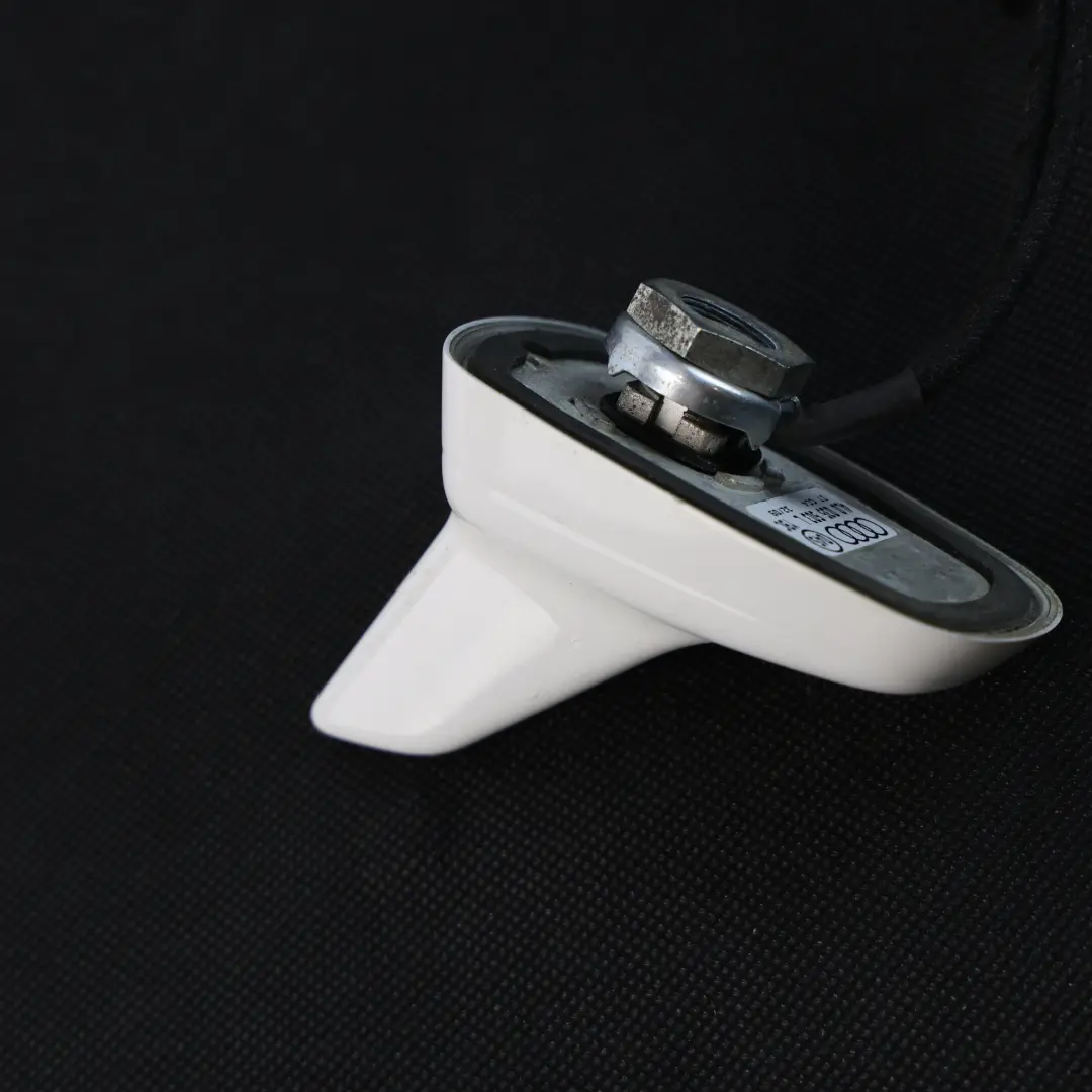 Antenne Toit Requin Blanc Ibis Y9C pour Audi Q7 4L à propos du numéro de pièce 4L0035503L Audi Q7 4L Antenne Toit Requin Blanc Ibis Y9C - SKU 4L0035503L-IWH - Numéro de pièce 4L0035503L