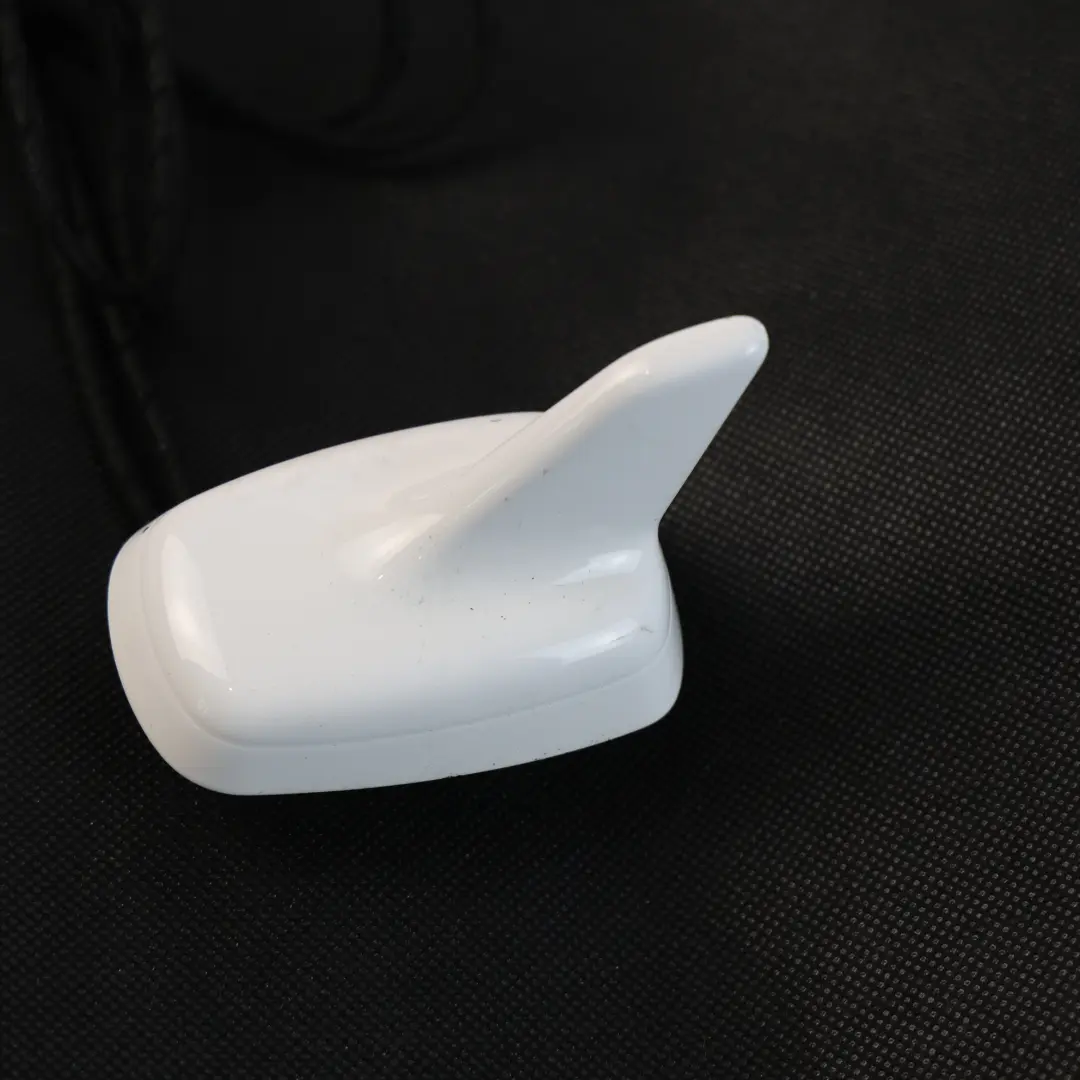 Antenne Toit Requin Blanc Ibis Y9C pour Audi Q7 4L à propos du numéro de pièce 4L0035503L Audi Q7 4L Antenne Toit Requin Blanc Ibis Y9C - SKU 4L0035503L-IWH - Numéro de pièce 4L0035503L