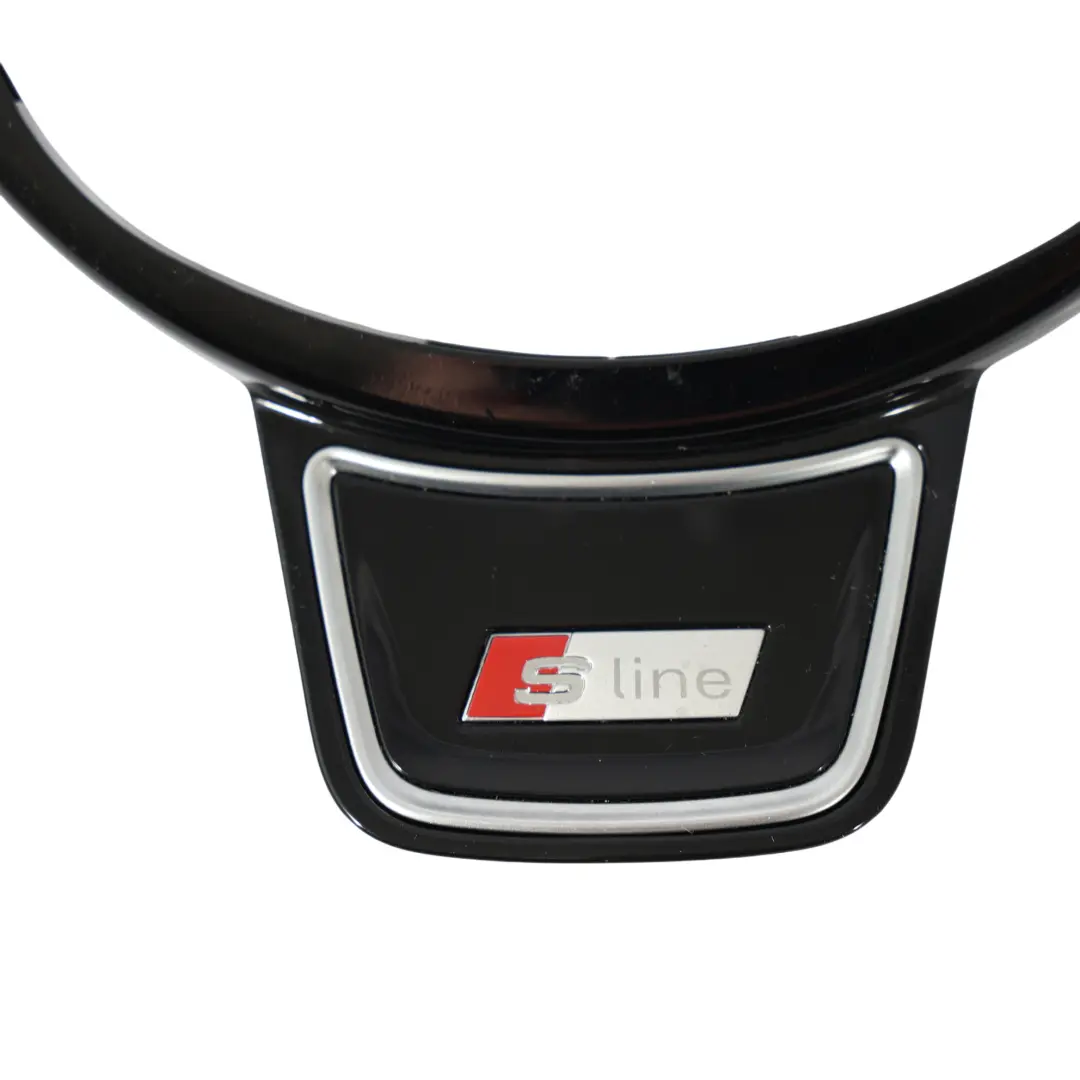 Ramka Kierownicy Osłona Przycisków Czarna S-Line do Audi Q7 4L o numerze 4L0419689A Audi Q7 4L Ramka Kierownicy Osłona Przycisków Czarna S-Line - SKU 4L0419689A-3 - Numer Części 4L0419689A