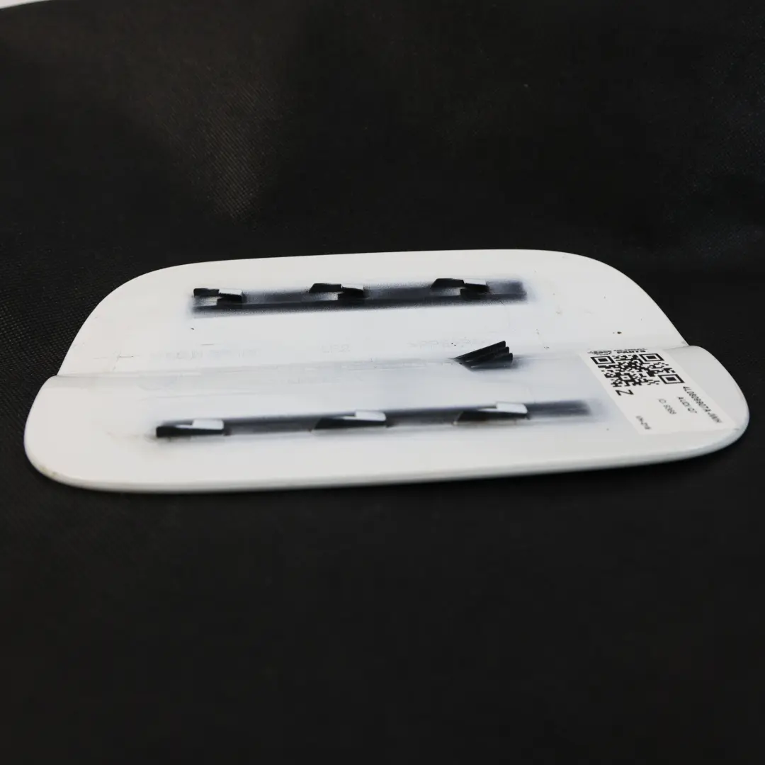 Tankdeckel Klappe Abdeckung Ibisweiß Y9C für Audi Q7 4L mit Teilenummer 4L0809907A Audi Q7 4L Tankdeckel Klappe Abdeckung Ibisweiß Y9C - SKU 4L0809907A-IWH - Teilenummer 4L0809907A