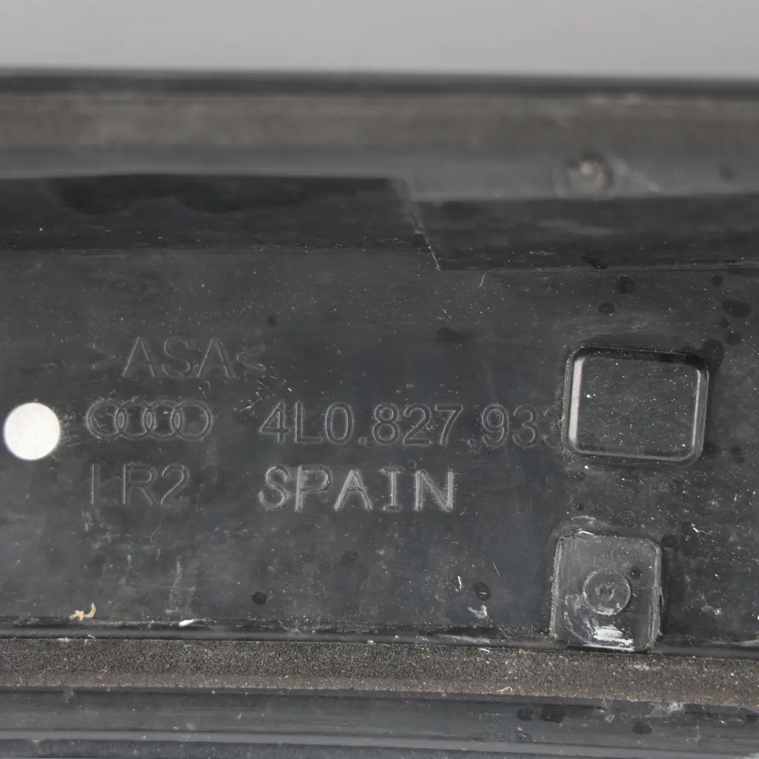 Spoiler ABT Tailgate Brake Light Deep Black Pearl C9X to Audi Q7 4L Rear with Part number 4L0827933 Audi Q7 4L Rear Spoiler ABT Tailgate Brake Light Deep Black Pearl C9X - SKU 4L0827933-DBL - Part number 4L0827933