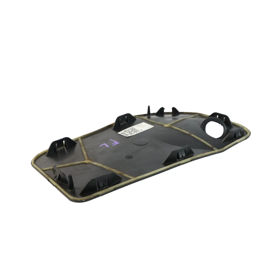 Osłona Wewnętrzna Zamka Drzwi Przednich Lewa do Audi Q7 4L o numerze 4L0837915 Audi Q7 4L Osłona Wewnętrzna Zamka Drzwi Przednich Lewa - SKU 4L0837915 - Numer Części 4L0837915