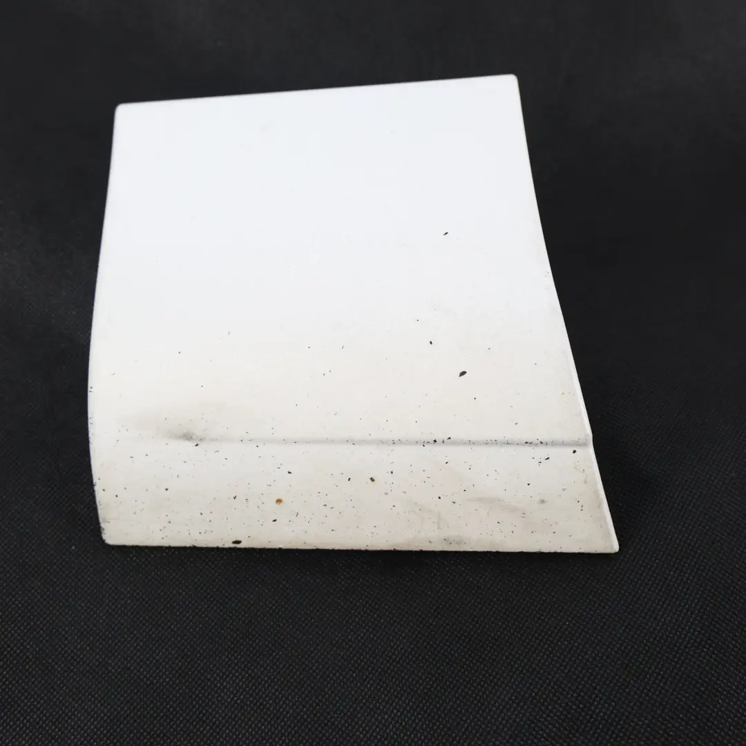 Garniture Aile Avant Gauche Blanc Ibis Y9C pour Audi Q7 4L à propos du numéro de pièce 4L0854959B Audi Q7 4L Garniture Aile Avant Gauche Blanc Ibis Y9C - SKU 4L0854959B-IWH - Numéro de pièce 4L0854959B