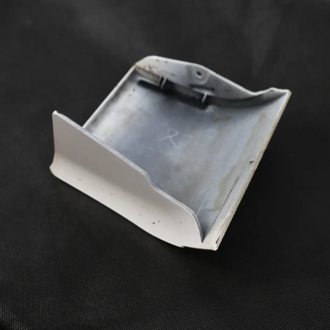 Garniture Aile Avant Gauche Blanc Ibis Y9C pour Audi Q7 4L à propos du numéro de pièce 4L0854959B Audi Q7 4L Garniture Aile Avant Gauche Blanc Ibis Y9C - SKU 4L0854959B-IWH - Numéro de pièce 4L0854959B