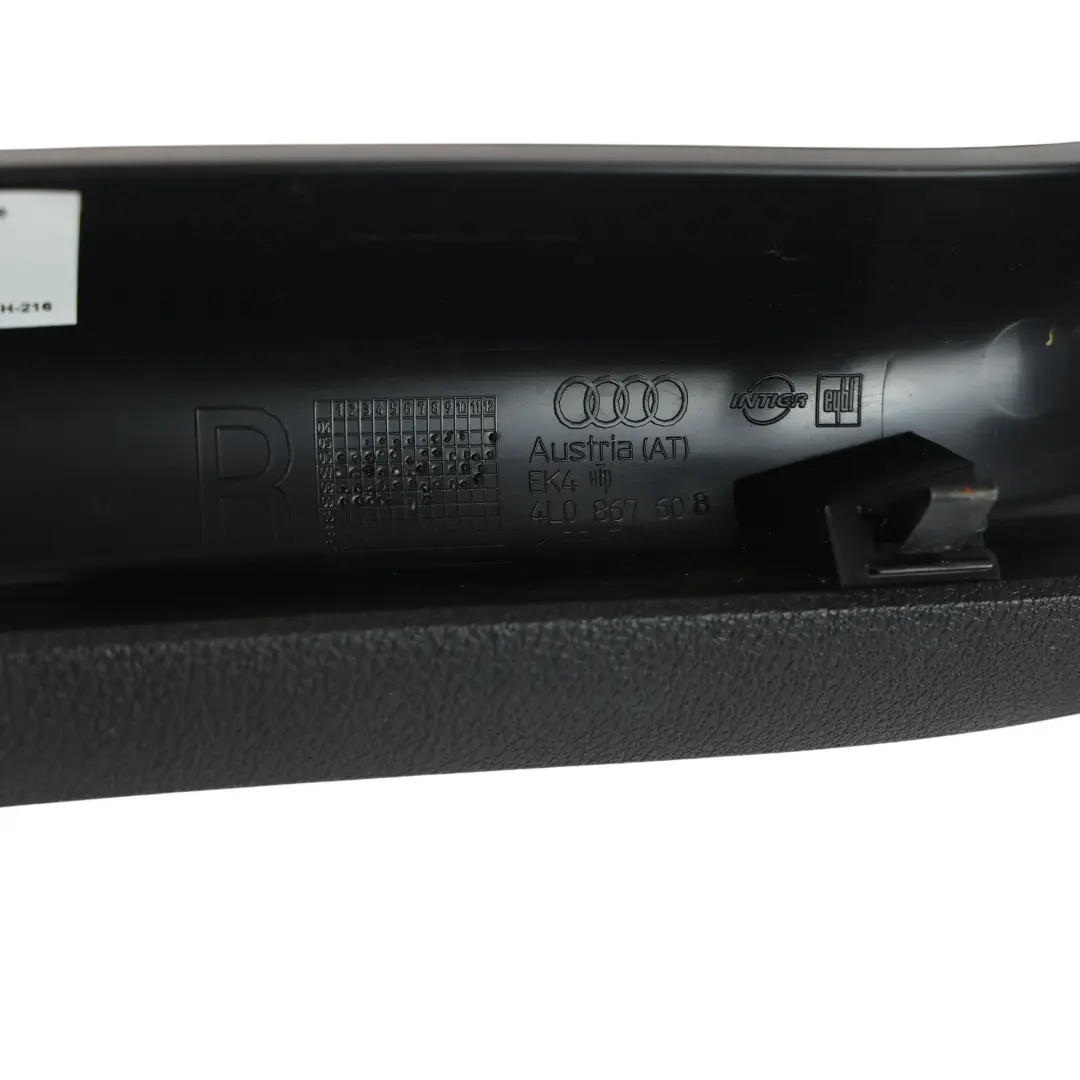 Osłona Klapy Bagażnika Tylna Prawa Czarna do Audi Q7 4L o numerze 4L0867608 Audi Q7 4L Osłona Klapy Bagażnika Tylna Prawa Czarna - SKU 4L0867608 - Numer Części 4L0867608