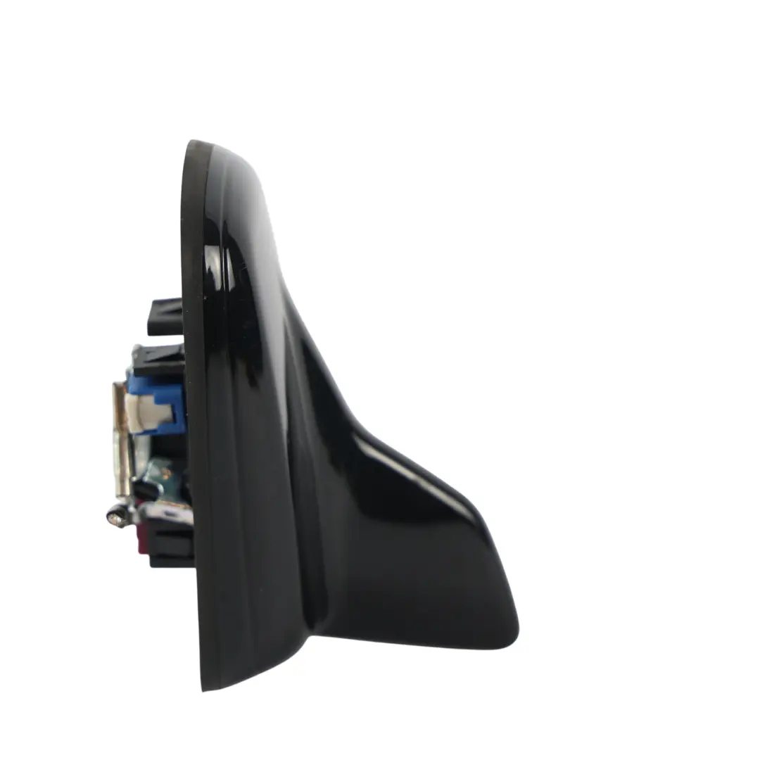 Antena Dachowa Rekin Czarna do Audi A4 B9 Q2 GA o numerze 4M0035503K Audi A4 B9 Q2 GA Antena Dachowa Rekin Czarna - SKU 4M0035503K - Numer Części 4M0035503K