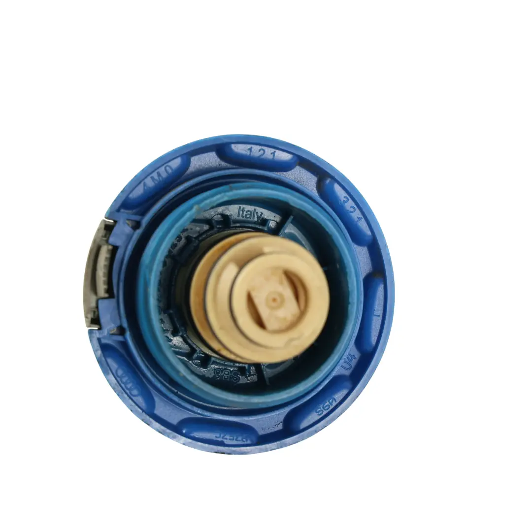 Bouchon Couvercle Réservoir Liquide Refroidissement pour Audi A4 B9 à propos du numéro de pièce 4M0121321J Audi A4 B9 Bouchon Couvercle Réservoir Liquide Refroidissement - SKU 4M0121321J - Numéro de pièce 4M0121321J