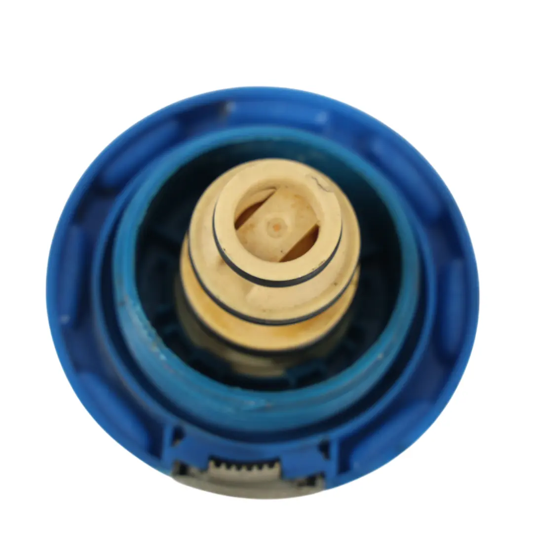 Audi A4 B9 Wasser Überlauf Kühlmittel Tank Flasche Kappe Abdeckung - SKU 4M0121321J - Teilenummer 4M0121321J