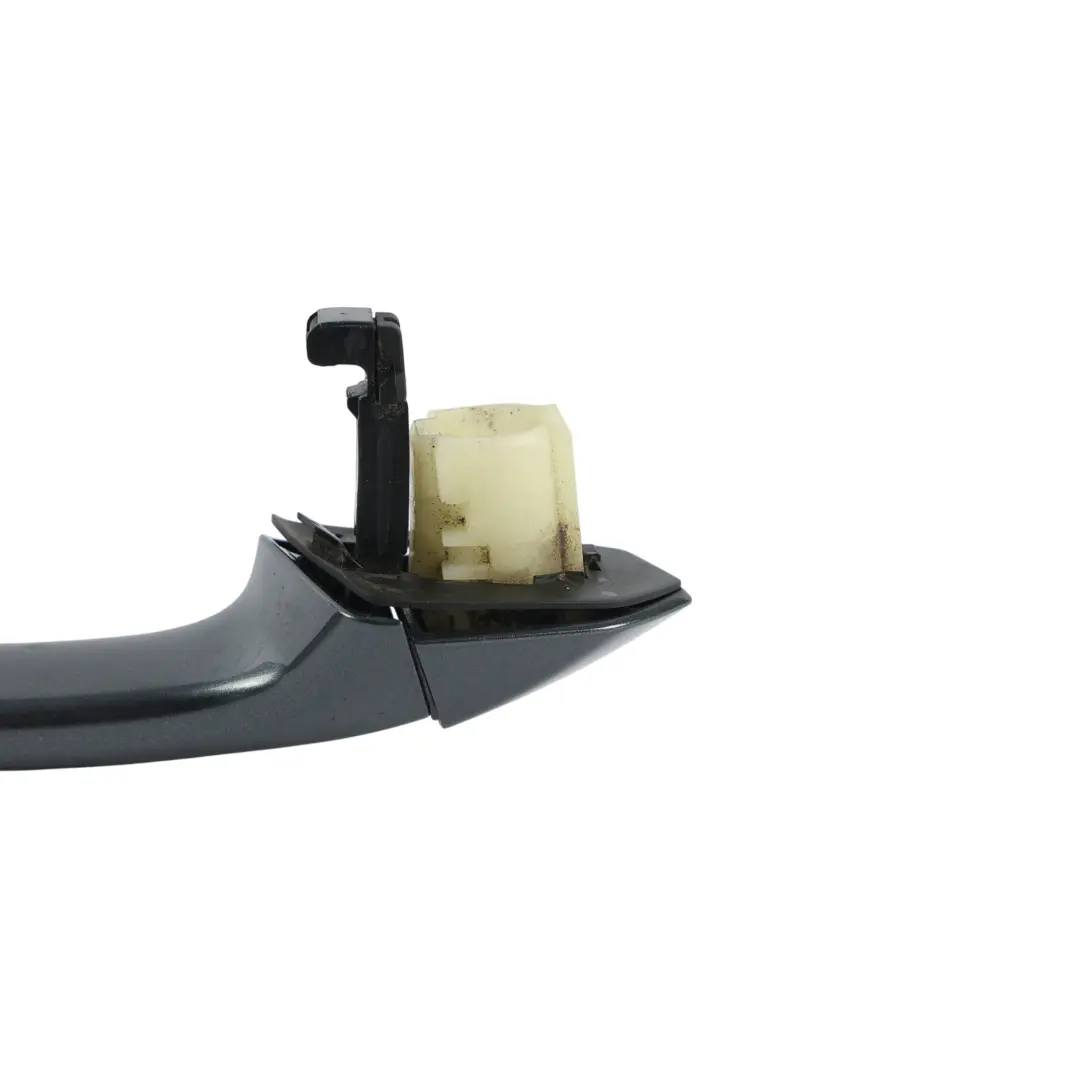 Maniglia Porta Anteriore Sinistra Grigio Daytona Z7S per Audi A6 C8 con numero di parte 4M8837205B Audi A6 C8 Maniglia Porta Anteriore Sinistra Grigio Daytona Z7S - SKU 4M8837205B-DGR - Numero di parte 4M8837205B