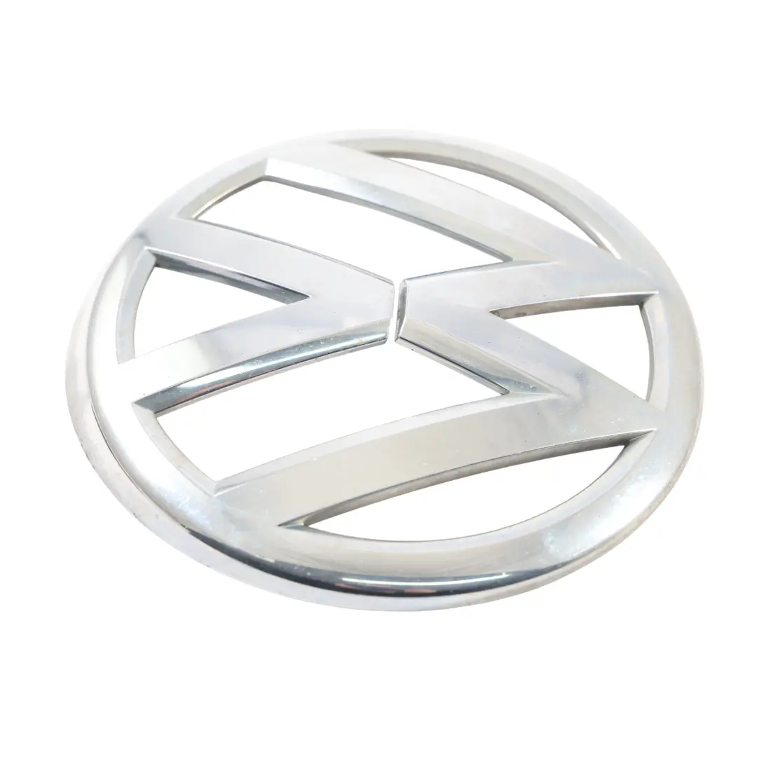 Volkswagen Tiguan 5N Przedni Emblemat Logo Atrapy Zderzaka Chrom - SKU 561853600 - Numer Części 561853600
