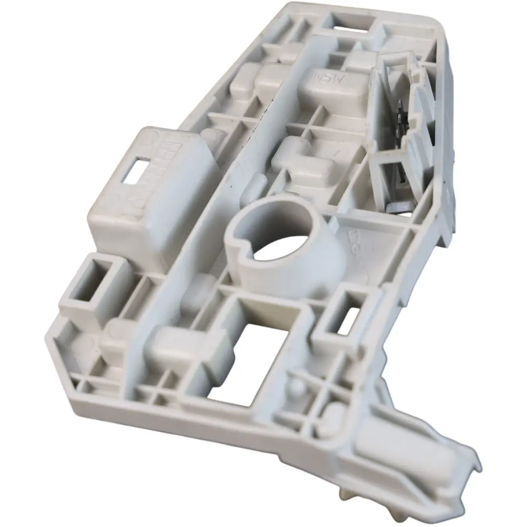 Portalámparas Interior Trasero Derecho para Volkswagen Jetta A6 con número de pieza 5C6945260B Volkswagen Jetta A6 Portalámparas Interior Trasero Derecho - SKU 5C6945260B - Número de pieza 5C6945260B