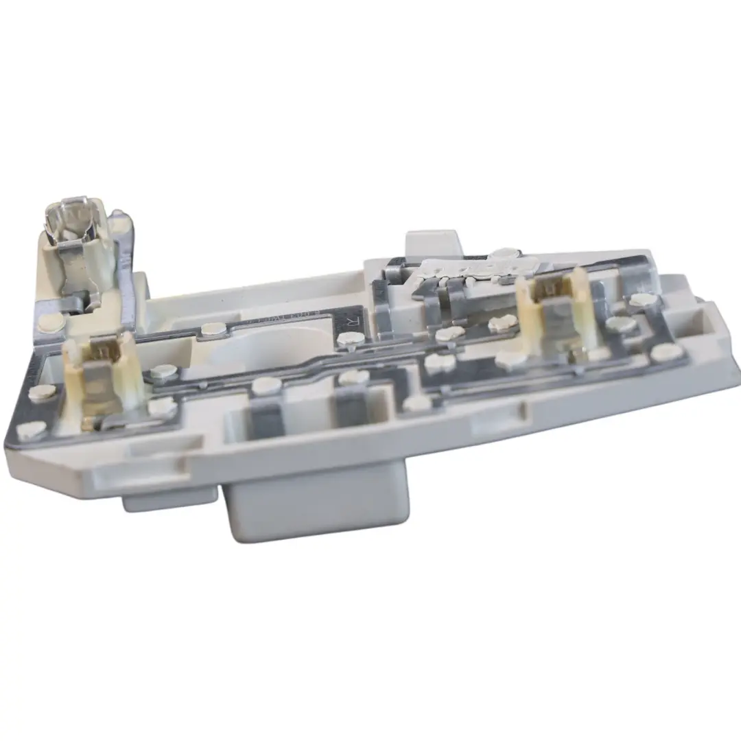 Portalámparas Interior Trasero Derecho para Volkswagen Jetta A6 con número de pieza 5C6945260B Volkswagen Jetta A6 Portalámparas Interior Trasero Derecho - SKU 5C6945260B - Número de pieza 5C6945260B
