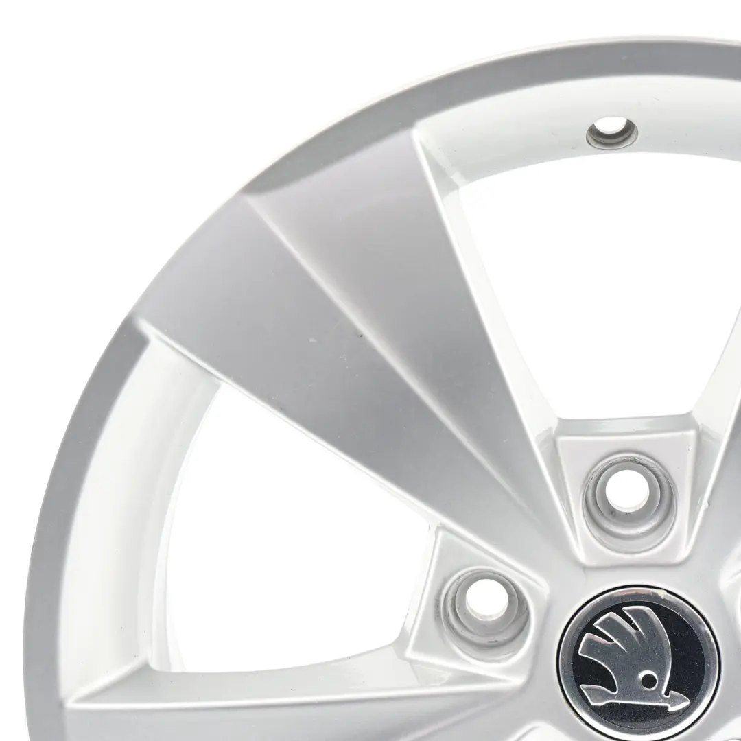 Mk3 5E Felga Aluminiowa Srebrna 6,5J 16" ET:46 do Skoda Octavia o numerze 5E0601025BE Skoda Octavia Mk3 5E Felga Aluminiowa Srebrna 6,5J 16" ET:46 - SKU 5E0601025BE-1 - Numer Części 5E0601025BE