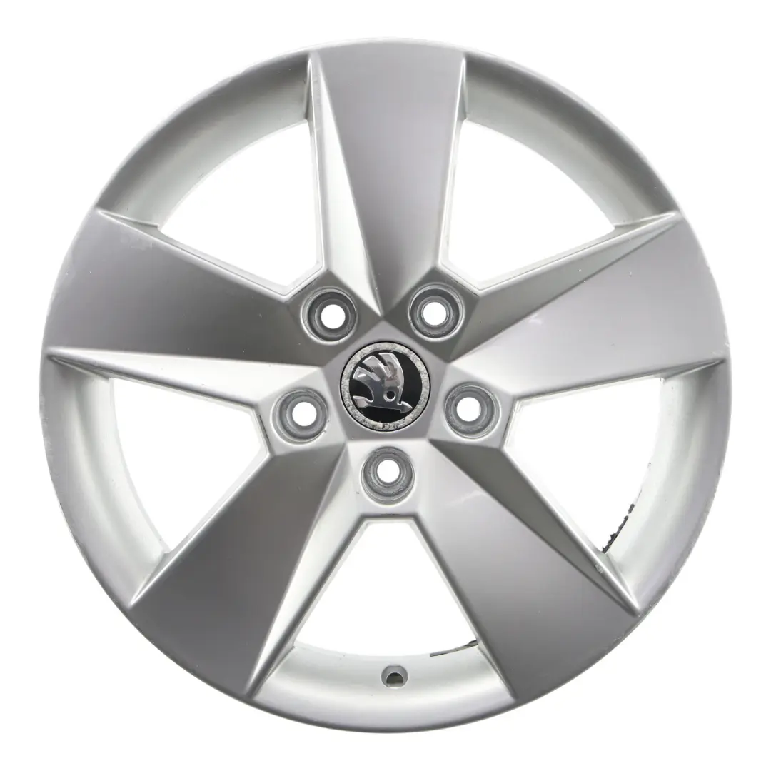 Mk3 5E Cerchio lega argento 6,5J 16" ET:46 Star Spoke per Skoda Octavia con numero di parte 5E0601025H Skoda Octavia Mk3 5E Cerchio lega argento 6,5J 16" ET:46 Star Spoke - SKU 5E0601025H-1 - Numero di parte 5E0601025H
