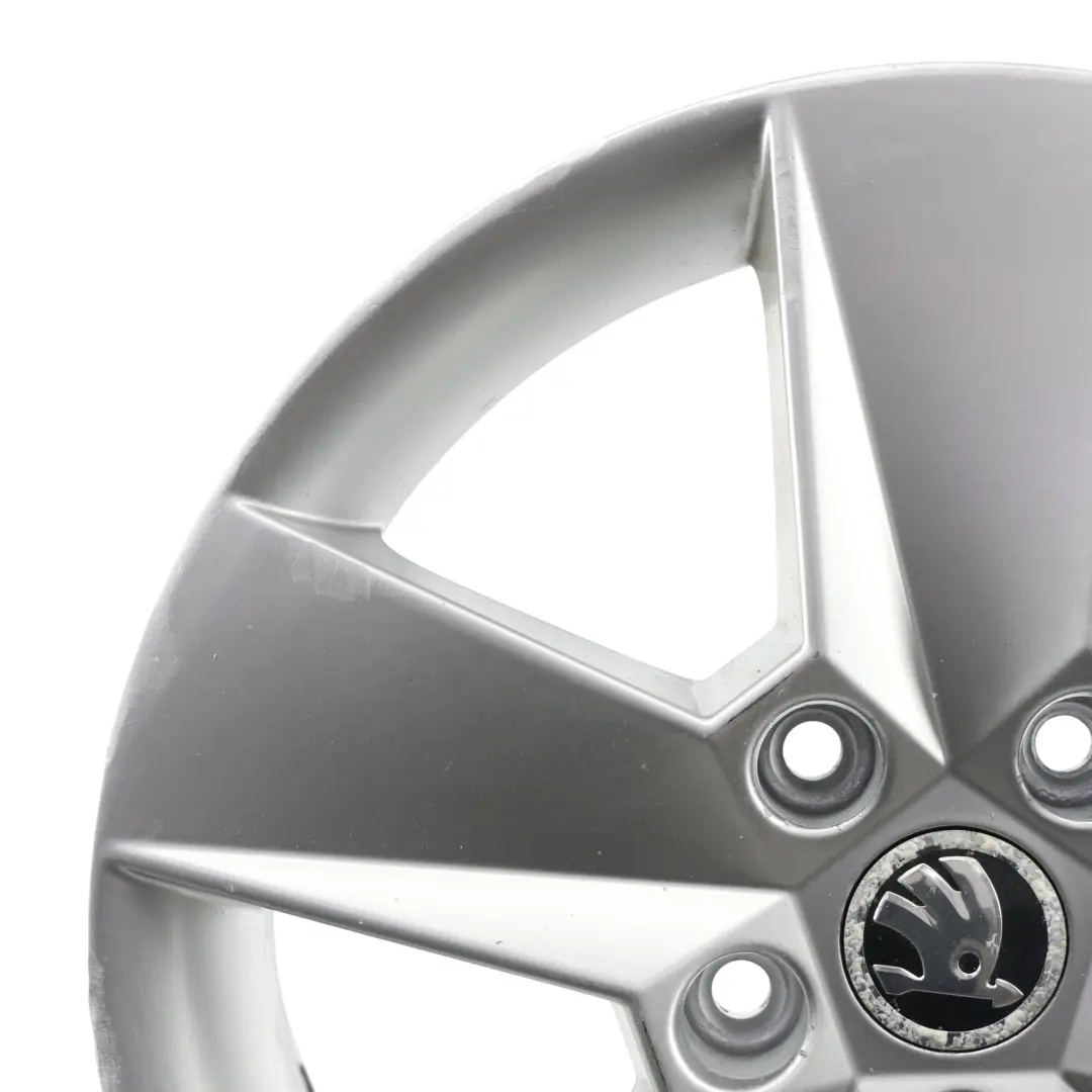 Mk3 5E jante alliage argent 6,5J 16" ET:46 Star Spoke pour Skoda Octavia à propos du numéro de pièce 5E0601025H Skoda Octavia Mk3 5E jante alliage argent 6,5J 16" ET:46 Star Spoke - SKU 5E0601025H-1 - Numéro de pièce 5E0601025H