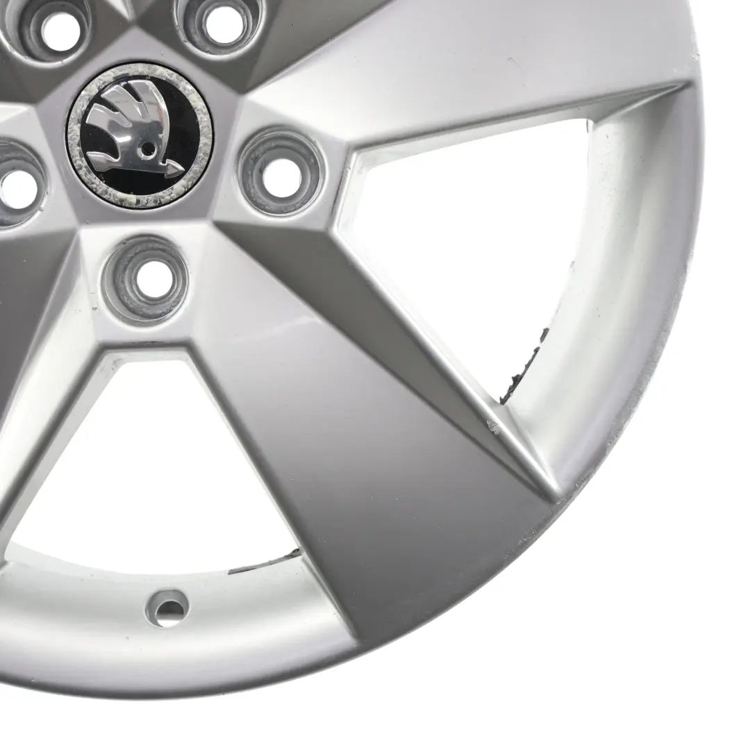 Mk3 5E Silver Alloy Wheel Rim 6,5J 16" ET:46 Star Spoke to Skoda Octavia with Part number 5E0601025H Skoda Octavia Mk3 5E Silver Alloy Wheel Rim 6,5J 16" ET:46 Star Spoke - SKU 5E0601025H-1 - Part number 5E0601025H