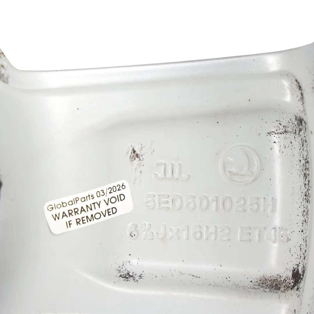 Skoda Octavia Mk3 5E Silberne Alufelge 6,5J 16" ET:46 Sternspeiche - SKU 5E0601025H-2 - Teilenummer 5E0601025H