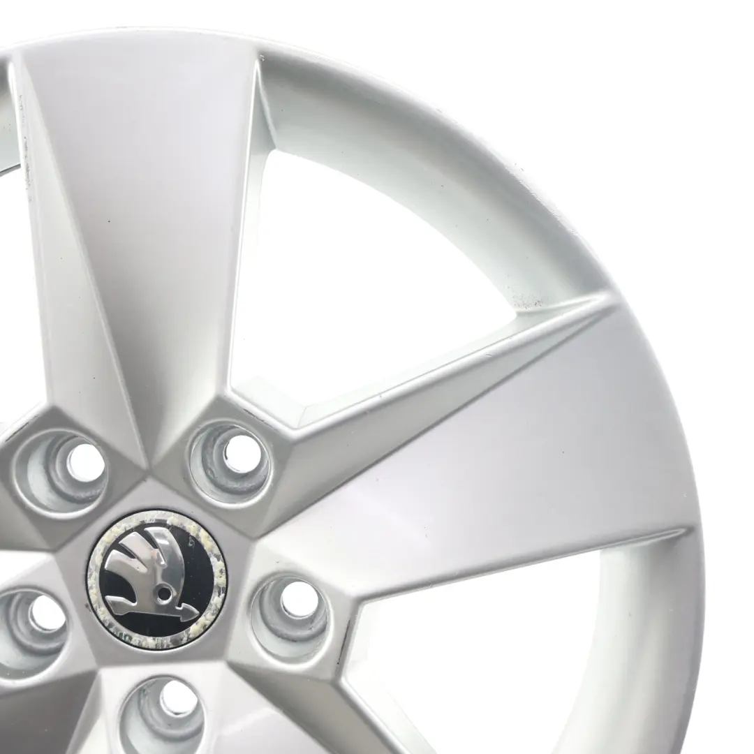 Mk3 5E Silver Alloy Wheel Rim 6.5J 16" ET46 Star Spoke to Skoda Octavia with Part number 5E0601025H Skoda Octavia Mk3 5E Silver Alloy Wheel Rim 6.5J 16" ET46 Star Spoke - SKU 5E0601025H-3 - Part number 5E0601025H