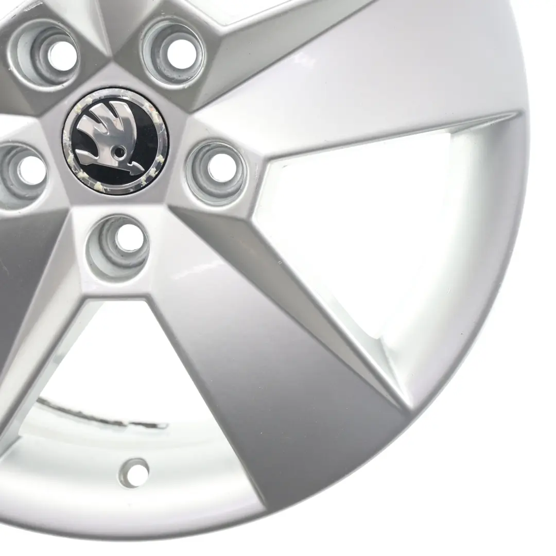 Mk3 5E Silver Alloy Wheel Rim 16" 6.5J ET46 Star Spoke to Skoda Octavia with Part number 5E0601025H Skoda Octavia Mk3 5E Silver Alloy Wheel Rim 16" 6.5J ET46 Star Spoke - SKU 5E0601025H-4 - Part number 5E0601025H