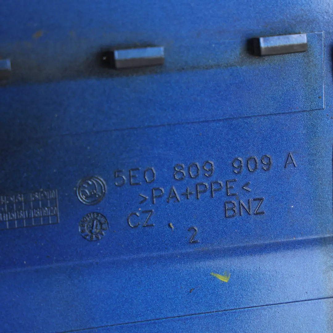Skoda Octavia MK3 5E Tankdeckel Abdeckung Blende Renn Blau F5W - SKU 5E0809909A-RAB - Teilenummer 5E0809909A