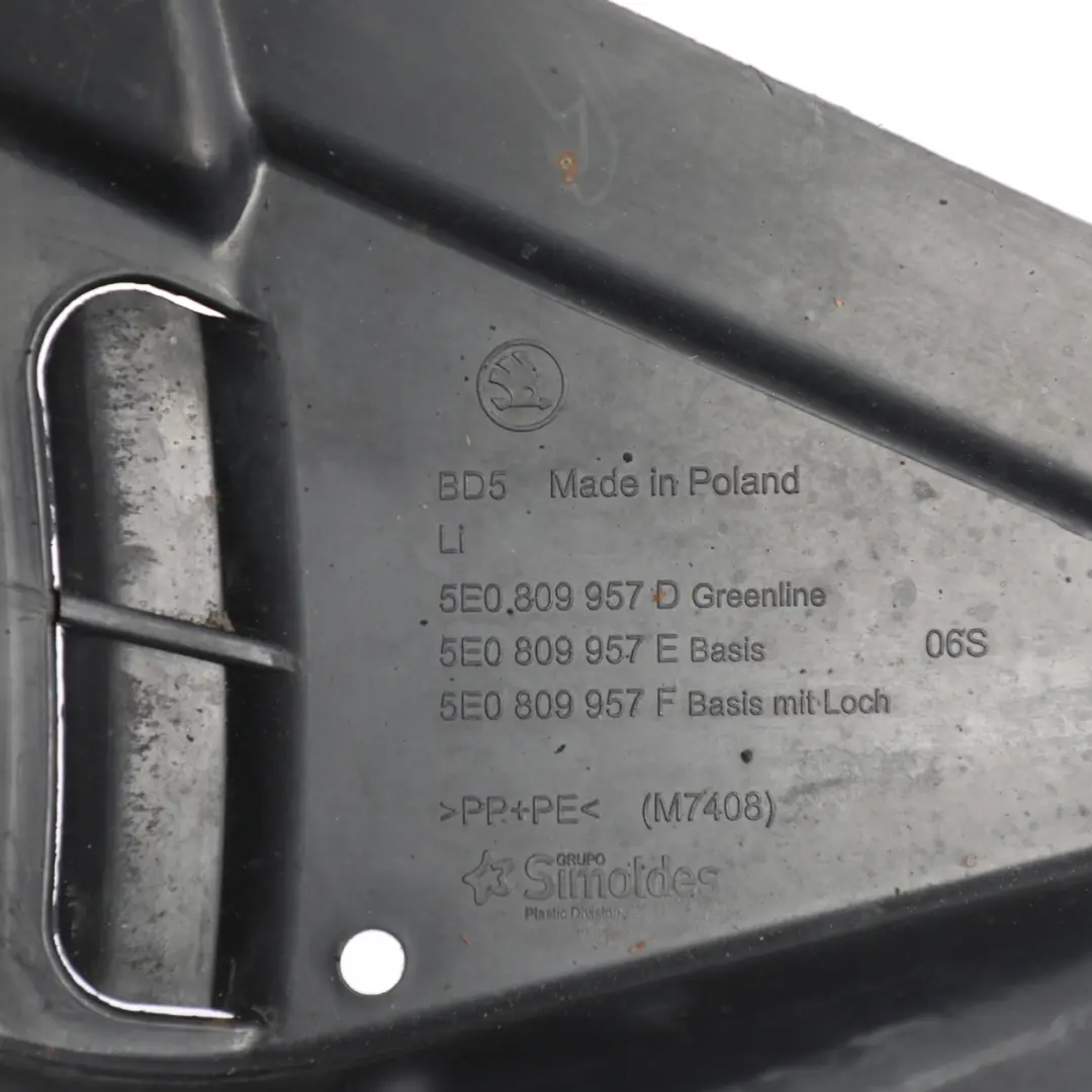 Skoda Octavia MK3 Doublure Passage Roue Avant Gauche - SKU 5E0809957E - Numéro de pièce 5E0809957E