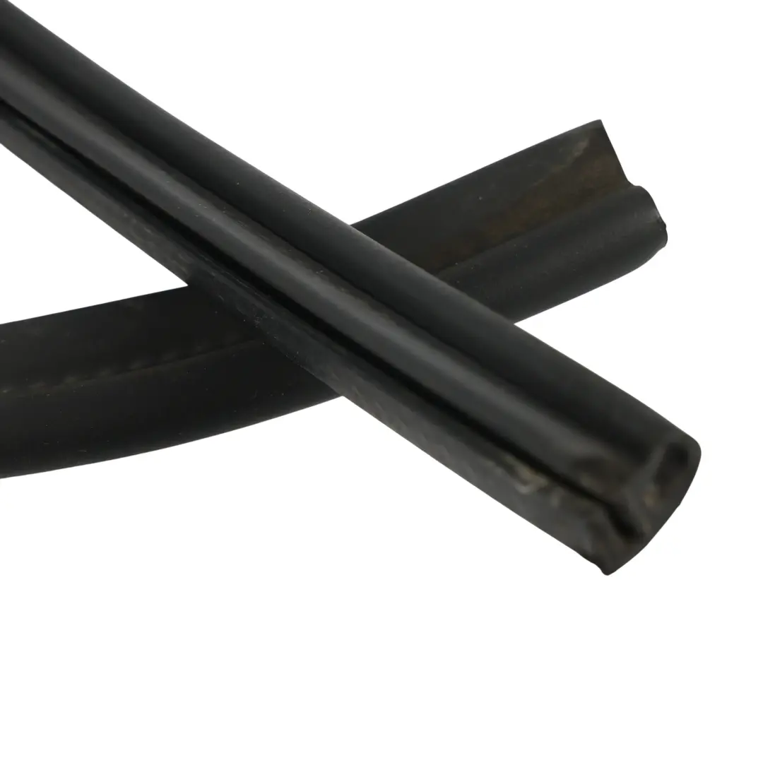 Skoda Superb Mk2 B6 Bulkhead Under Bonnet Rubber Seal - SKU 3T0823723C - Part number 5E0823723A