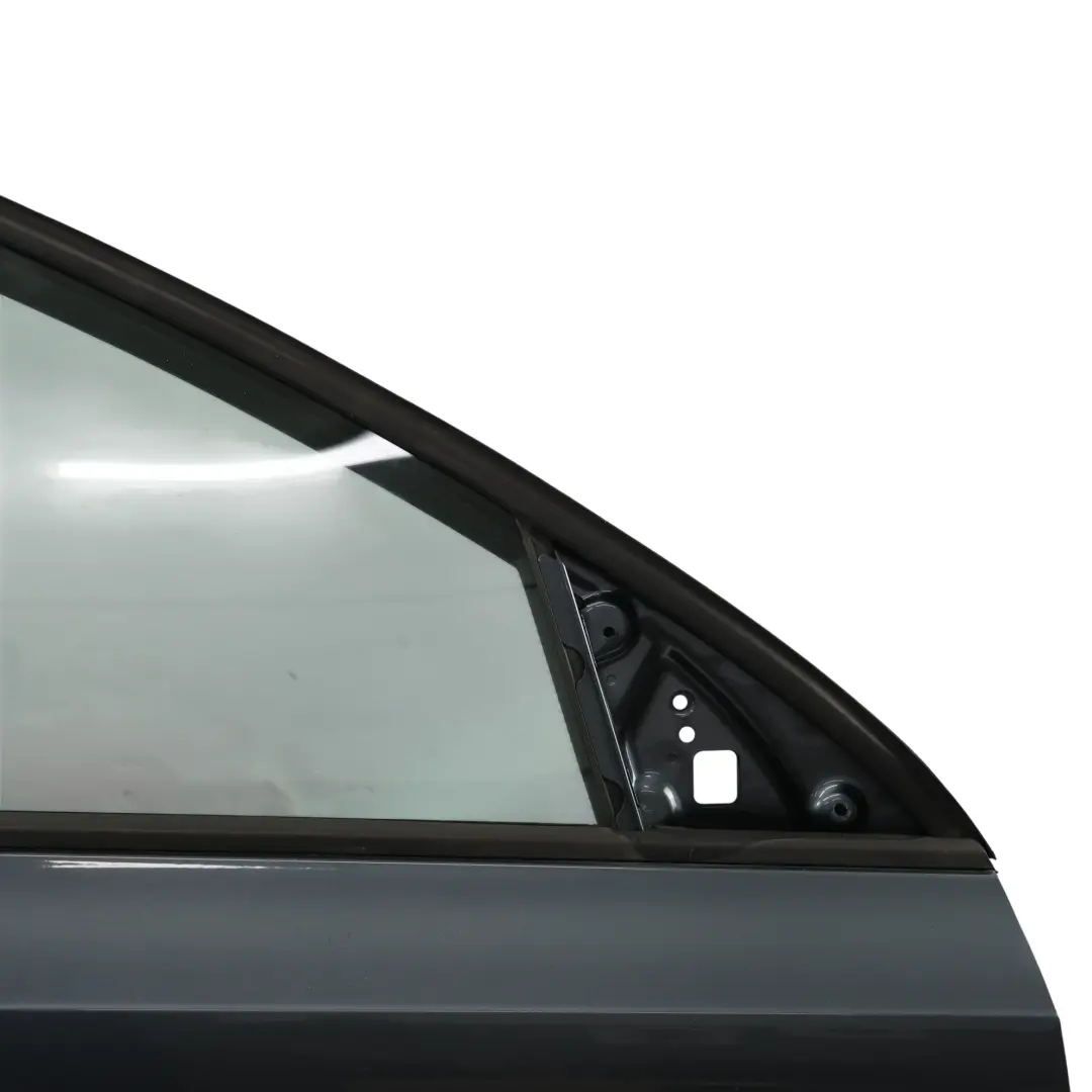 Mk3 Panel Cobertura Puerta Delantera Derecha Metal Gris - F7Y para Skoda Octavia con número de pieza 5E0831052B Skoda Octavia Mk3 Panel Cobertura Puerta Delantera Derecha Metal Gris - F7Y - SKU 5E0831052B-MEGR - Número de pieza 5E0831052B