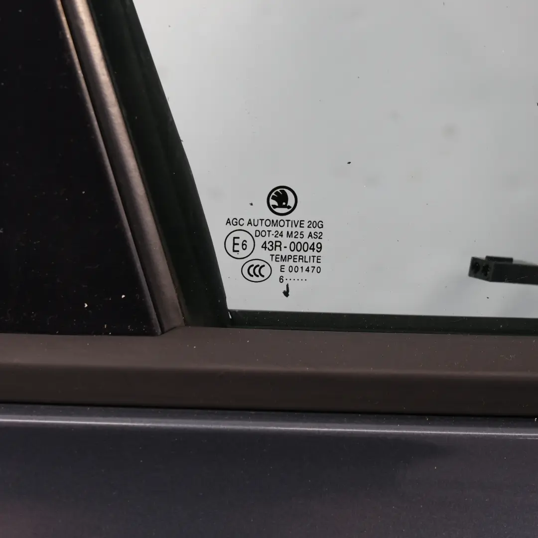 MK3 Tür Vorne Rechts Abdeckung Metal Grau Metallic F7Y für Skoda Octavia mit Teilenummer 5E0831052B Skoda Octavia MK3 Tür Vorne Rechts Abdeckung Metal Grau Metallic F7Y - SKU 5E0831052B-MEGR - Teilenummer 5E0831052B