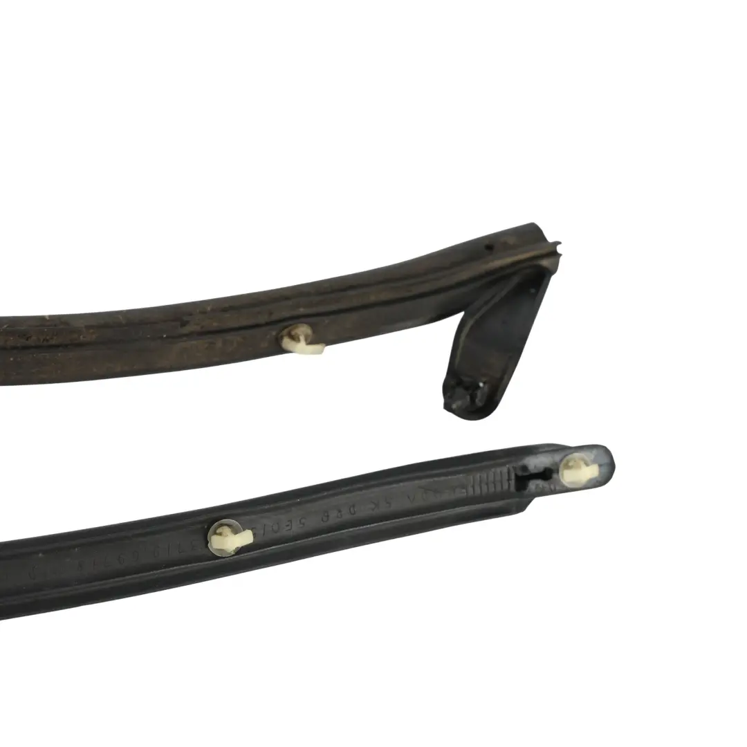 MK3 5E Joint Porte Caoutchouc Avant Droit pour Skoda Octavia à propos du numéro de pièce 5E0837698C Skoda Octavia MK3 5E Joint Porte Caoutchouc Avant Droit - SKU 5E0837698C - Numéro de pièce 5E0837698C